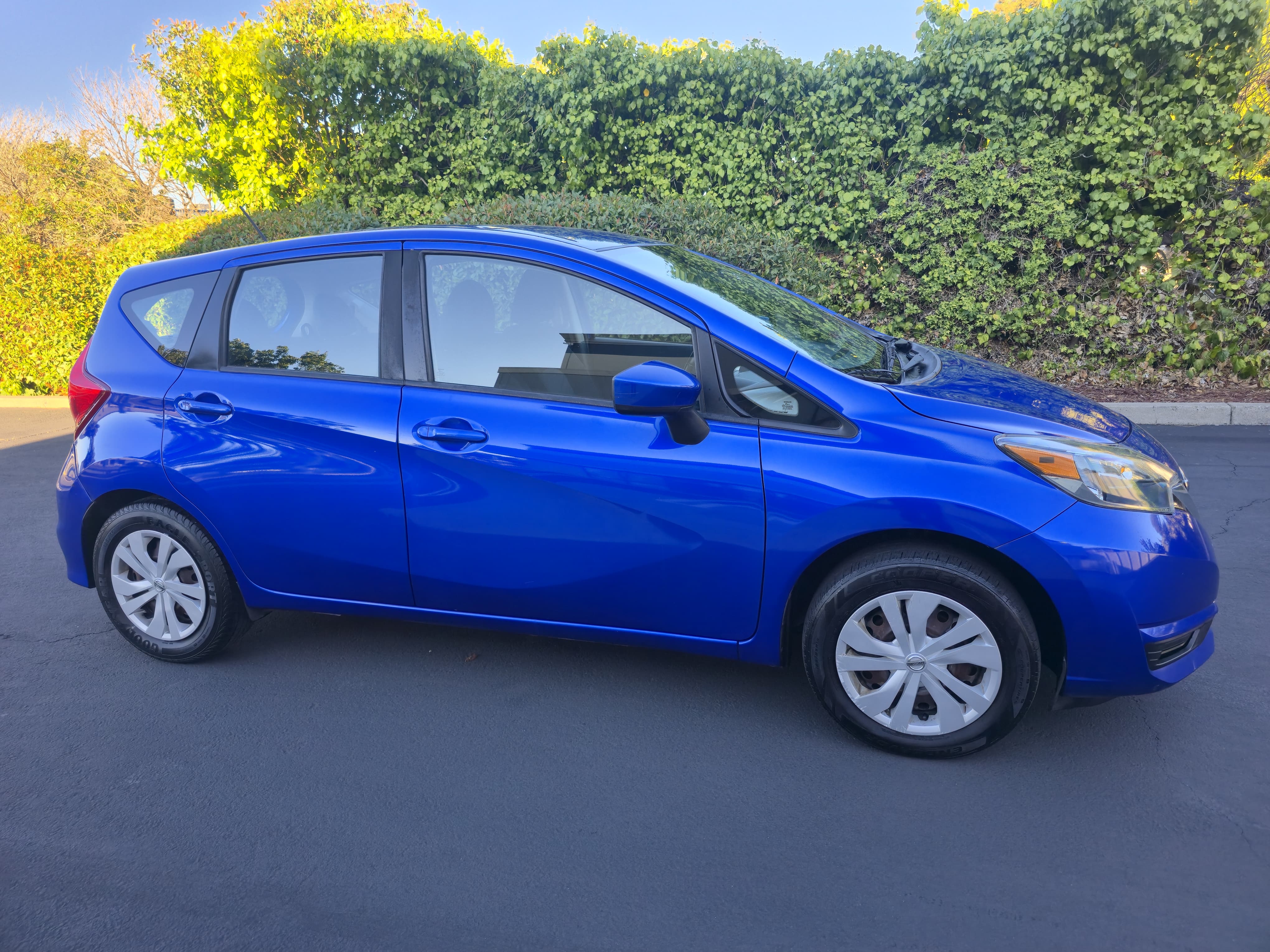 2017 Nissan Versa Note SV thumbnail 5