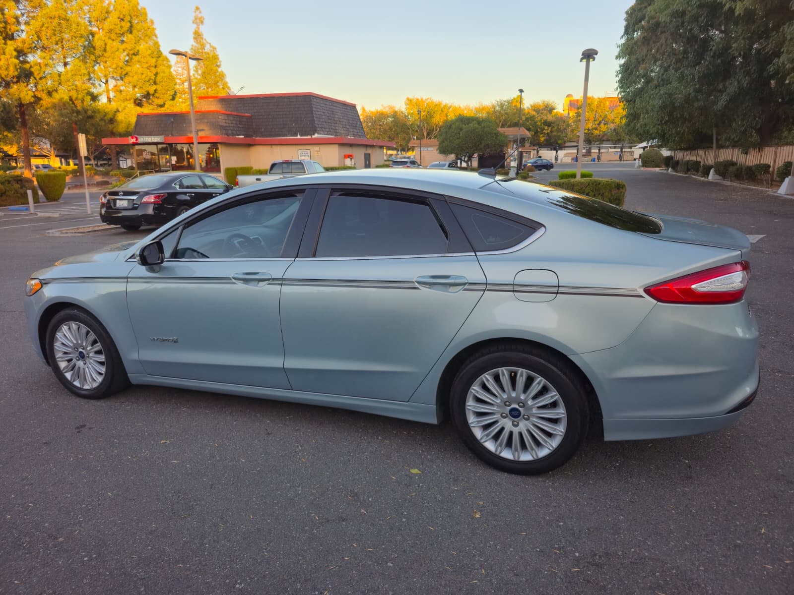 2013 Ford Fusion Hybrid SE thumbnail 6