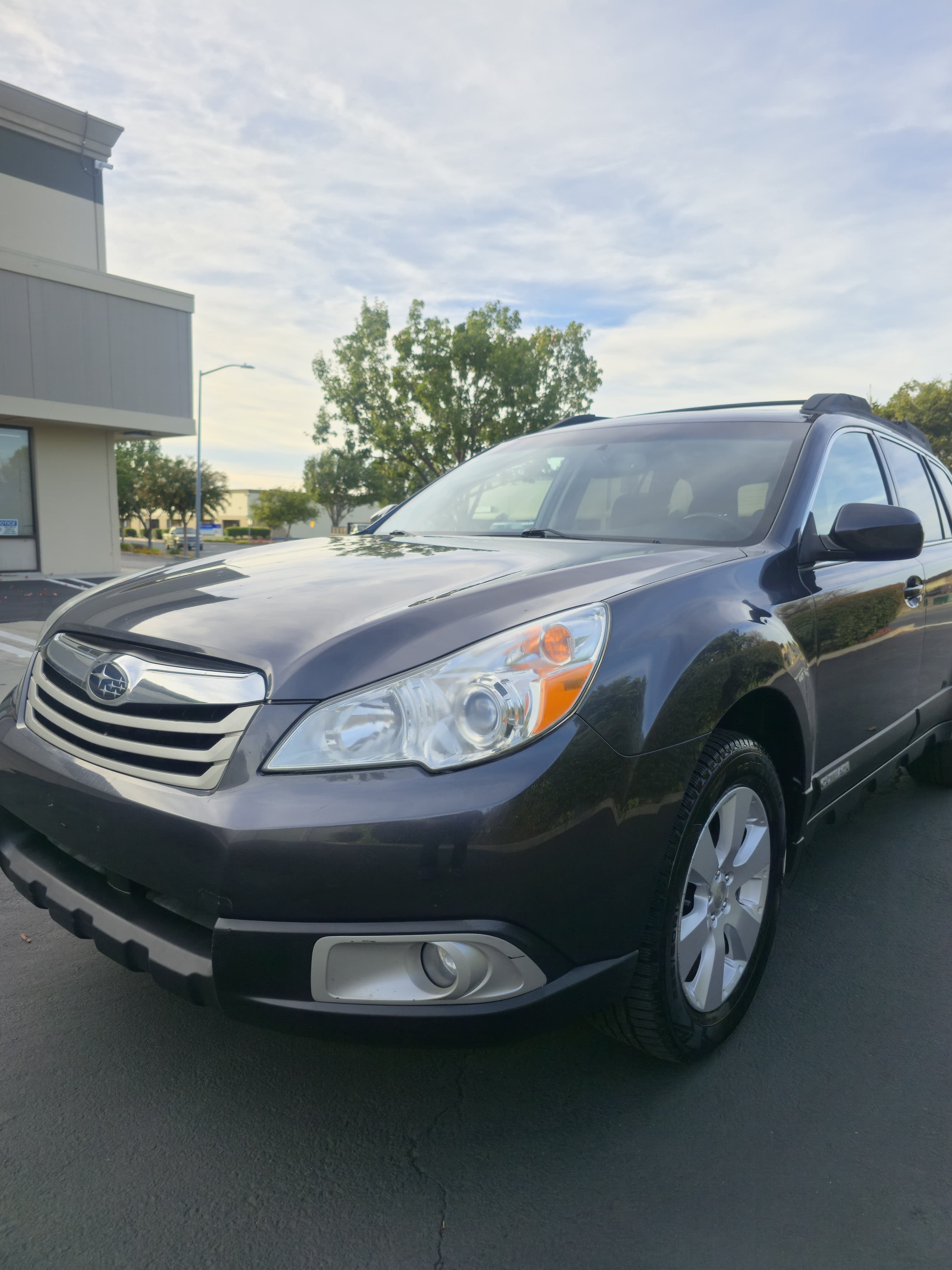 2012 Subaru Outback 2.5i Premium thumbnail 2