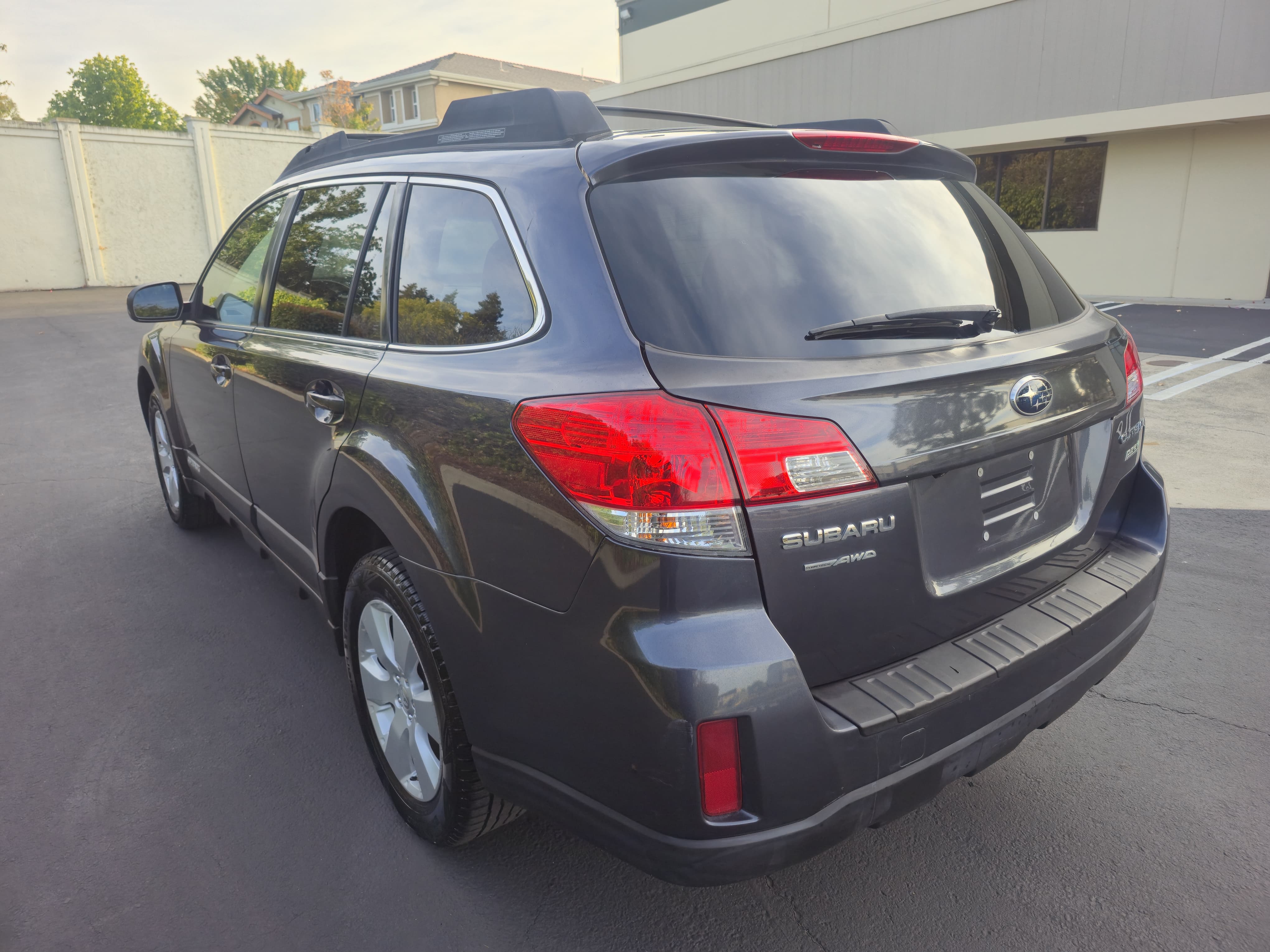 2012 Subaru Outback 2.5i Premium thumbnail 7