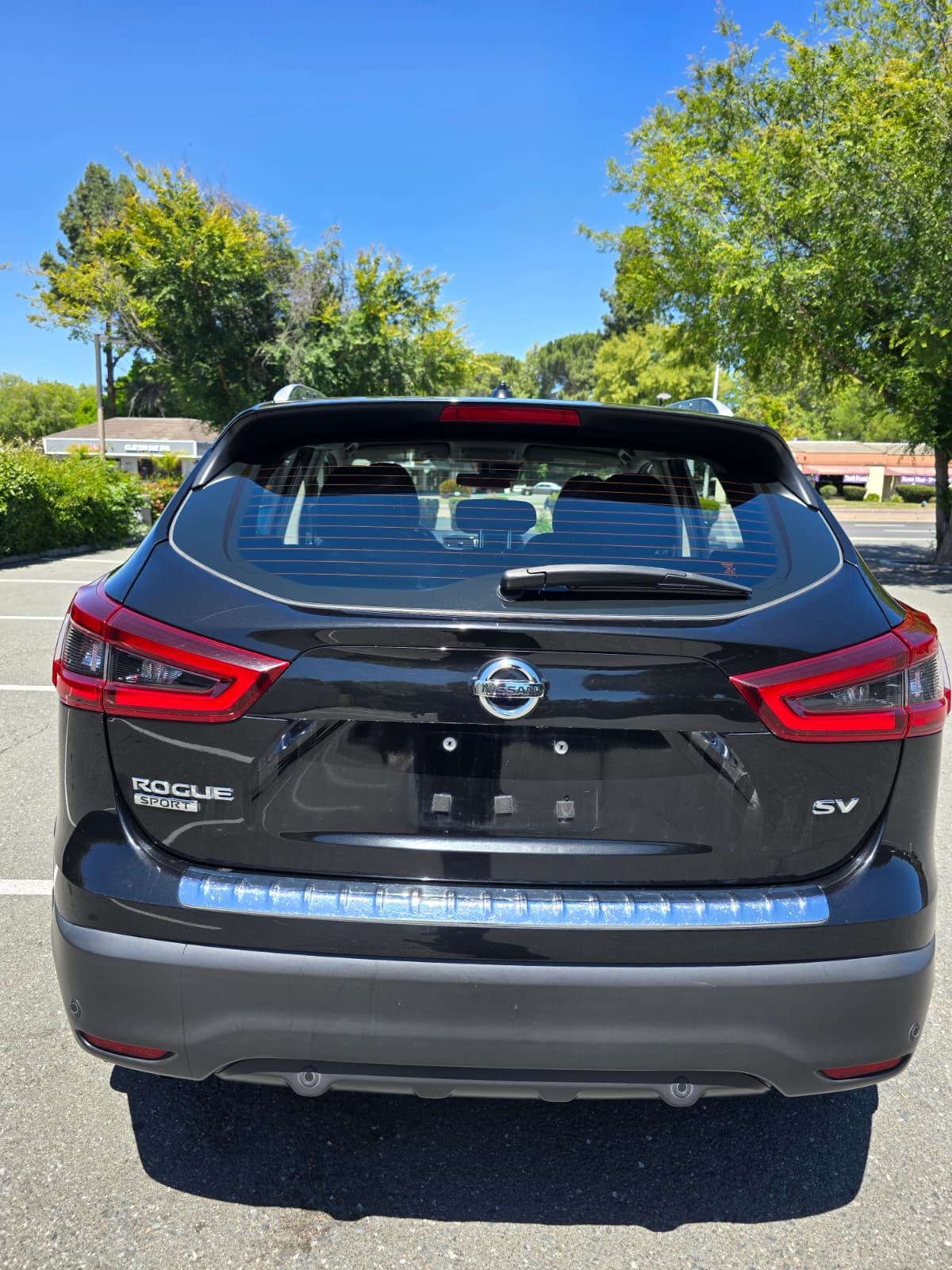 2020 Nissan Rogue Sport SV thumbnail 4