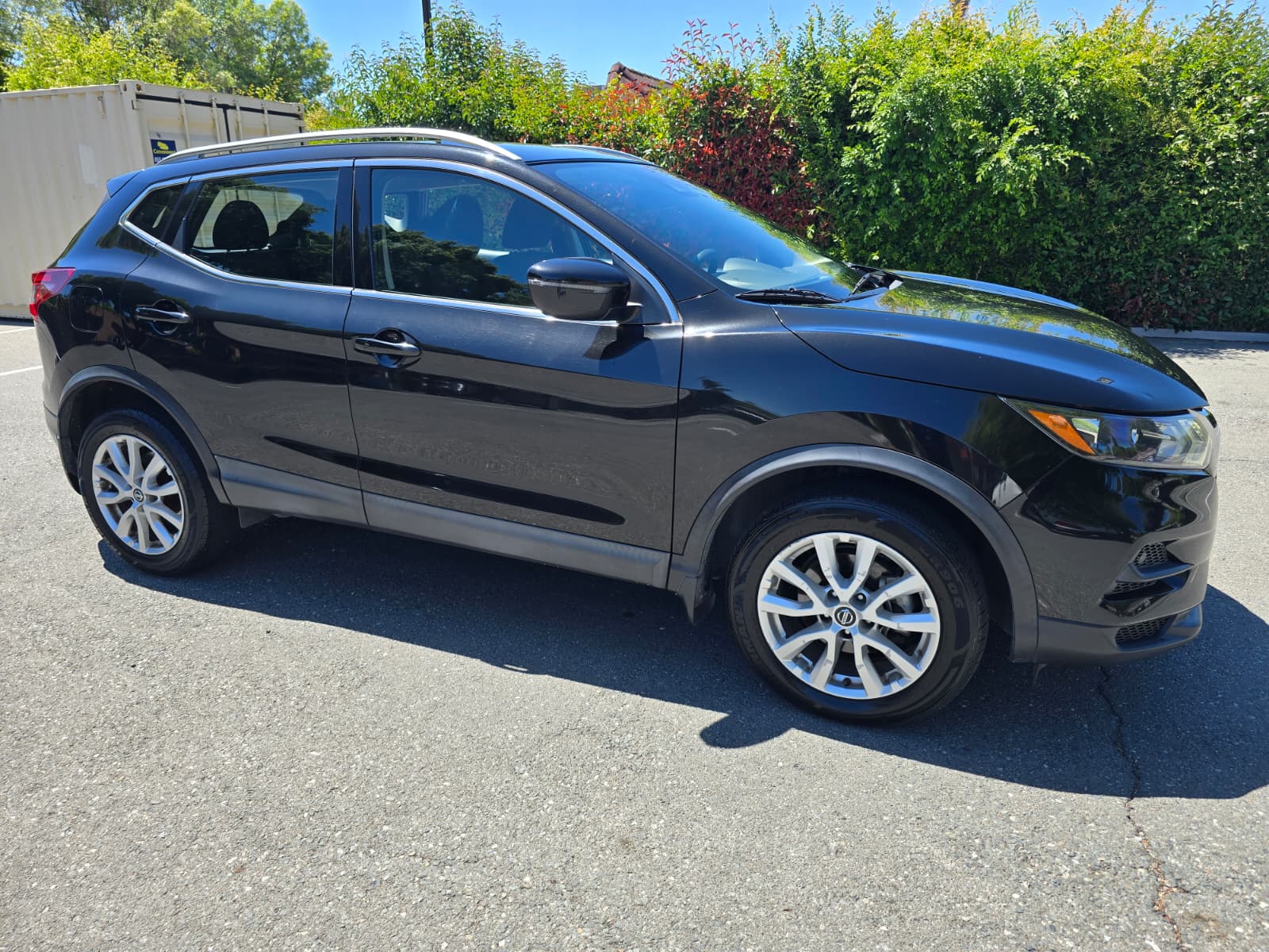 2020 Nissan Rogue Sport SV thumbnail 5