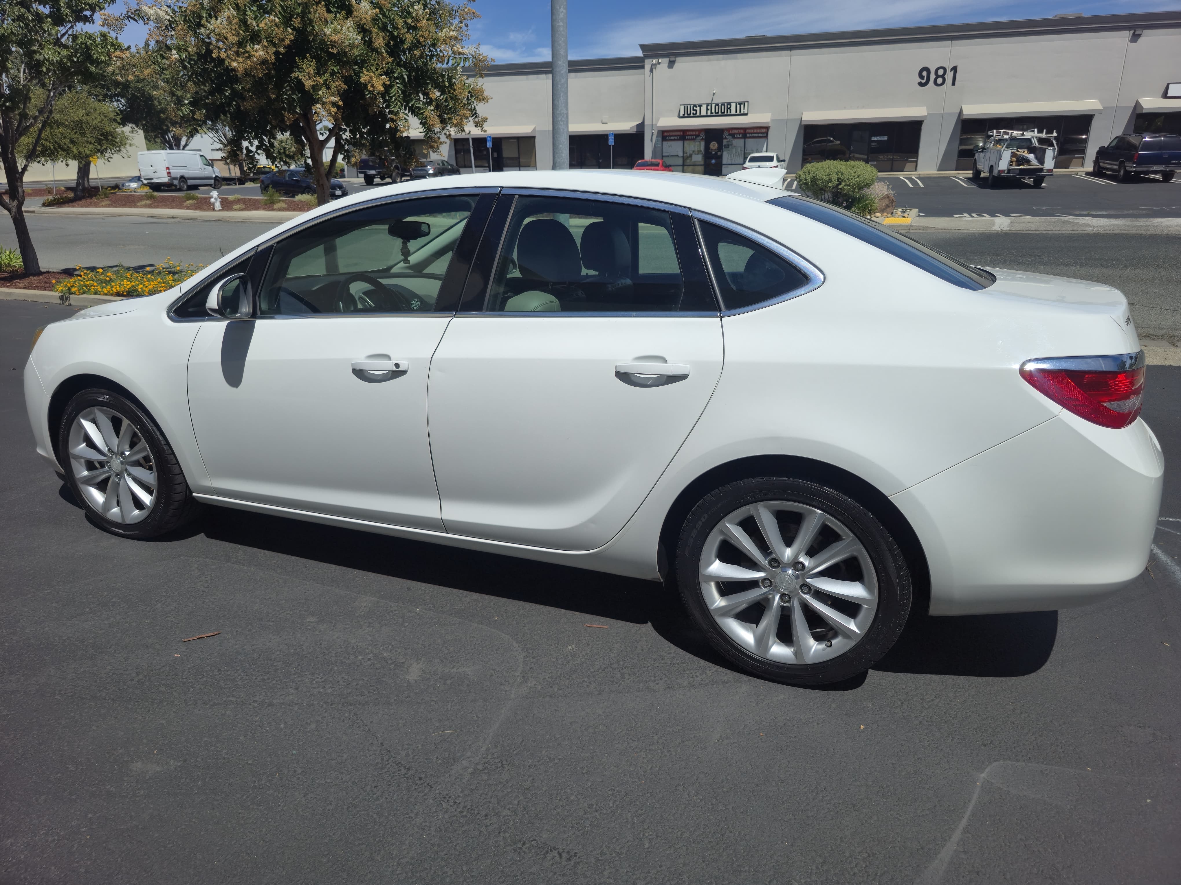 2015 Buick Verano thumbnail 6