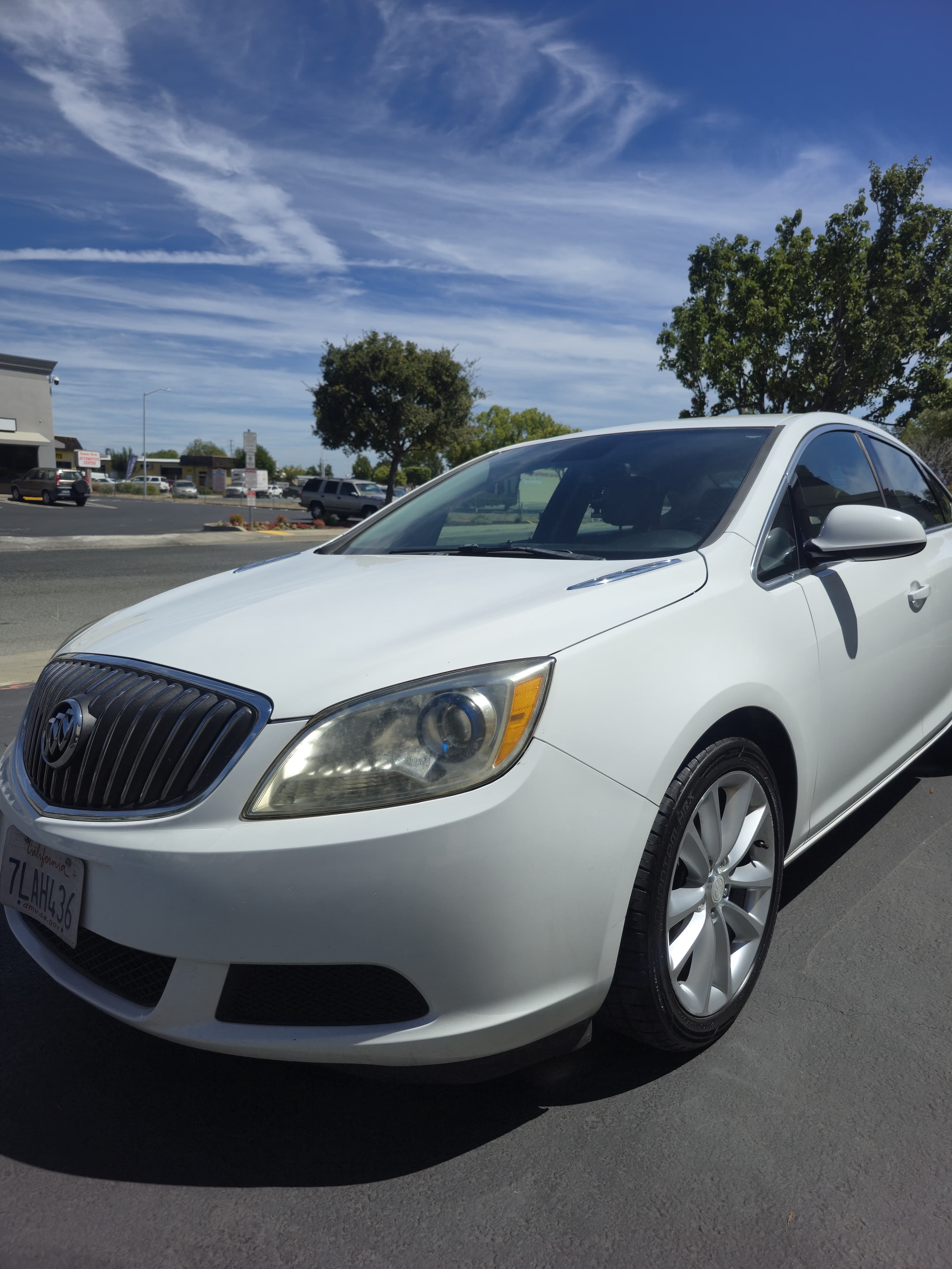 2015 Buick Verano thumbnail 2