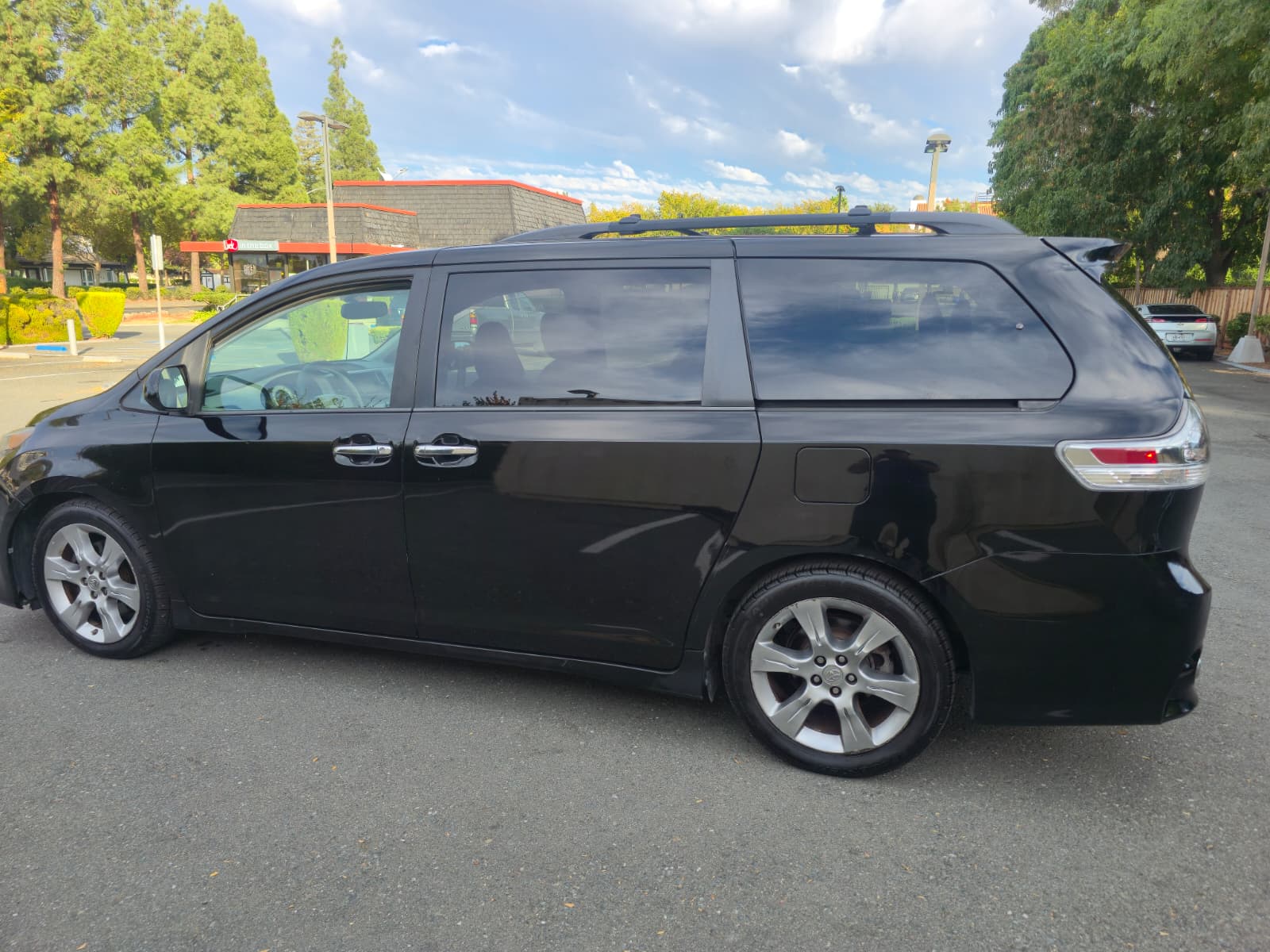 2013 Toyota Sienna SE thumbnail 6