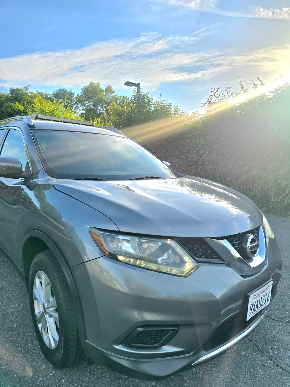 2016 Nissan Rogue SV thumbnail 3