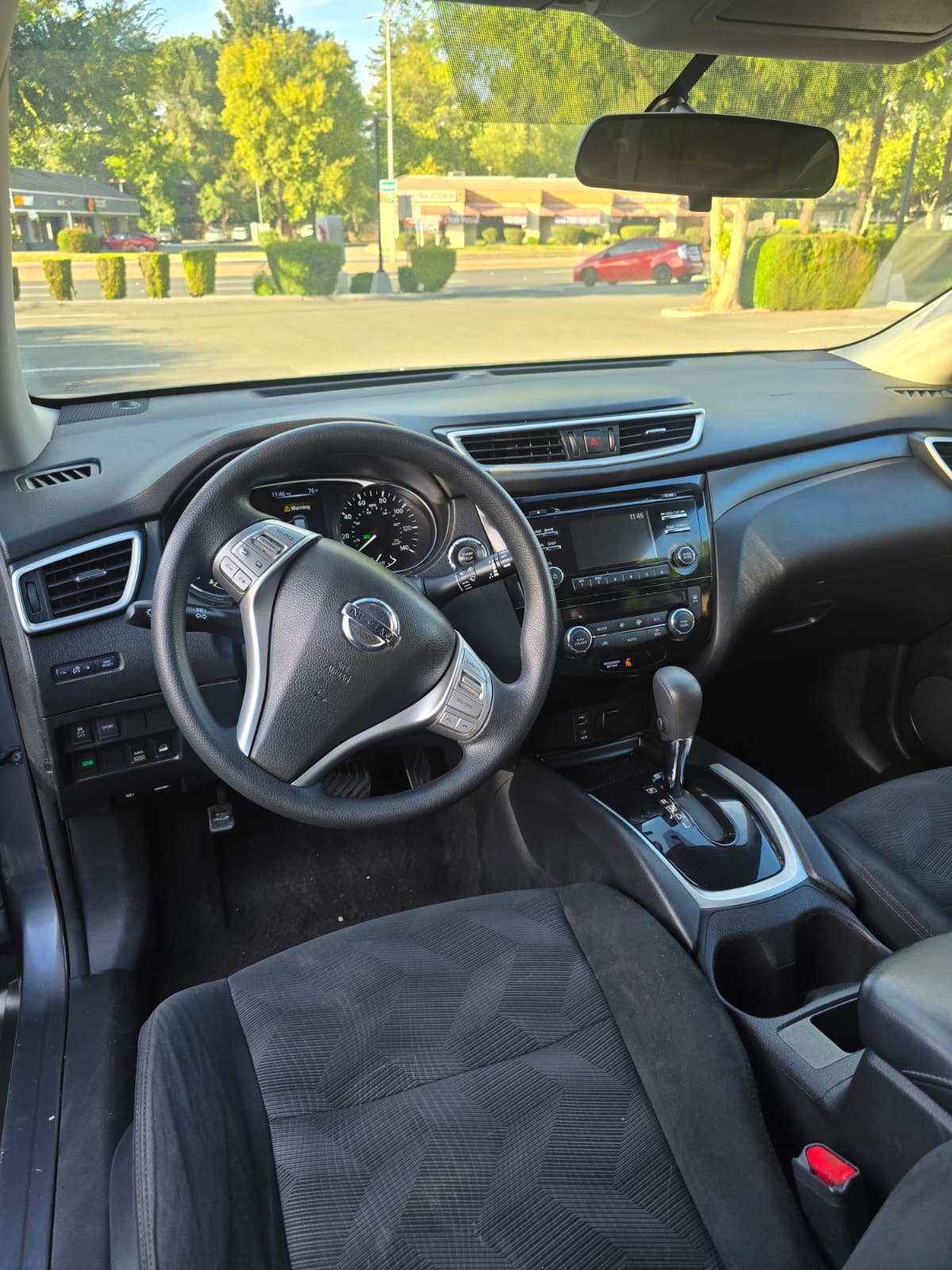 2016 Nissan Rogue SV thumbnail 8