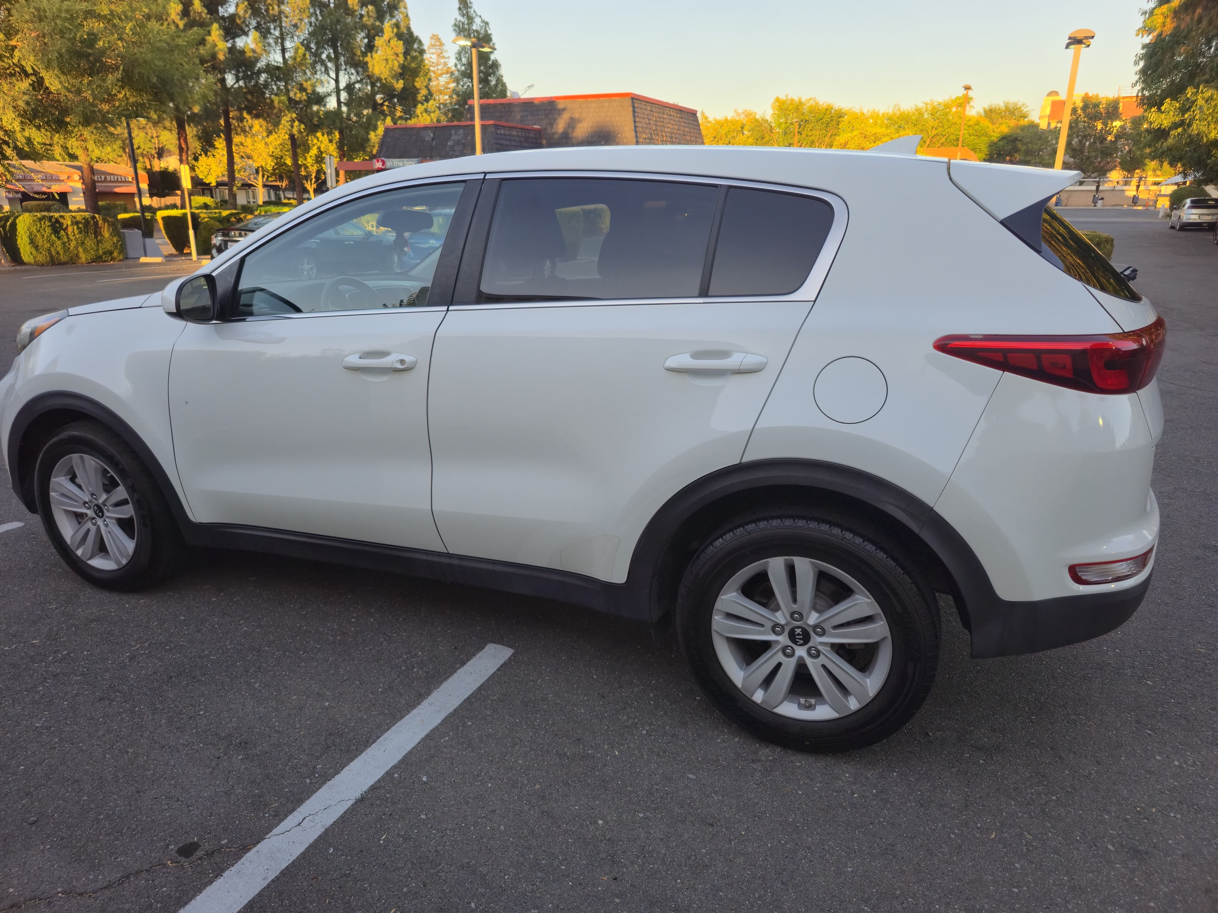 2017 Kia Sportage LX thumbnail 6