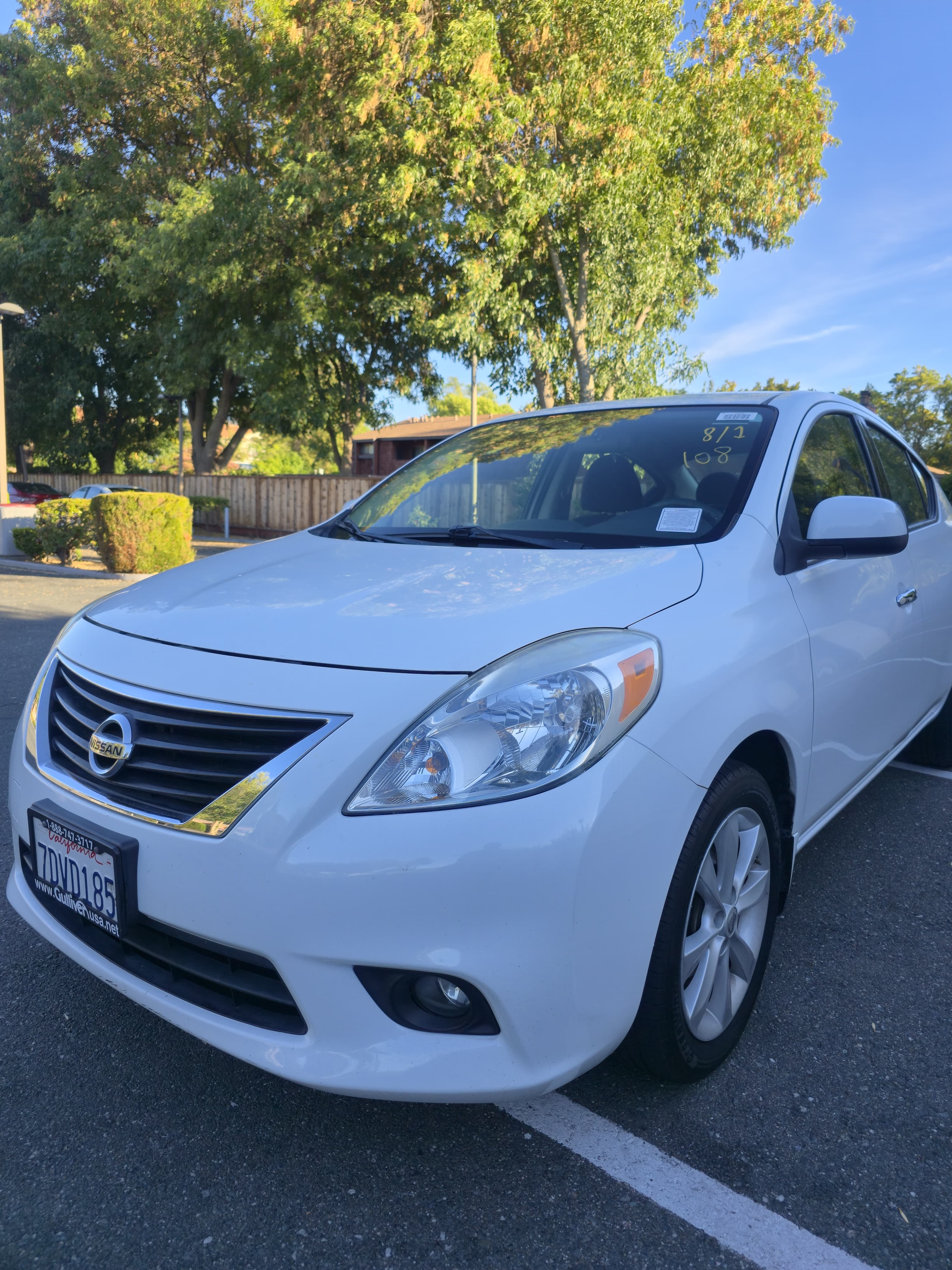 2014 Nissan Versa SL thumbnail 2