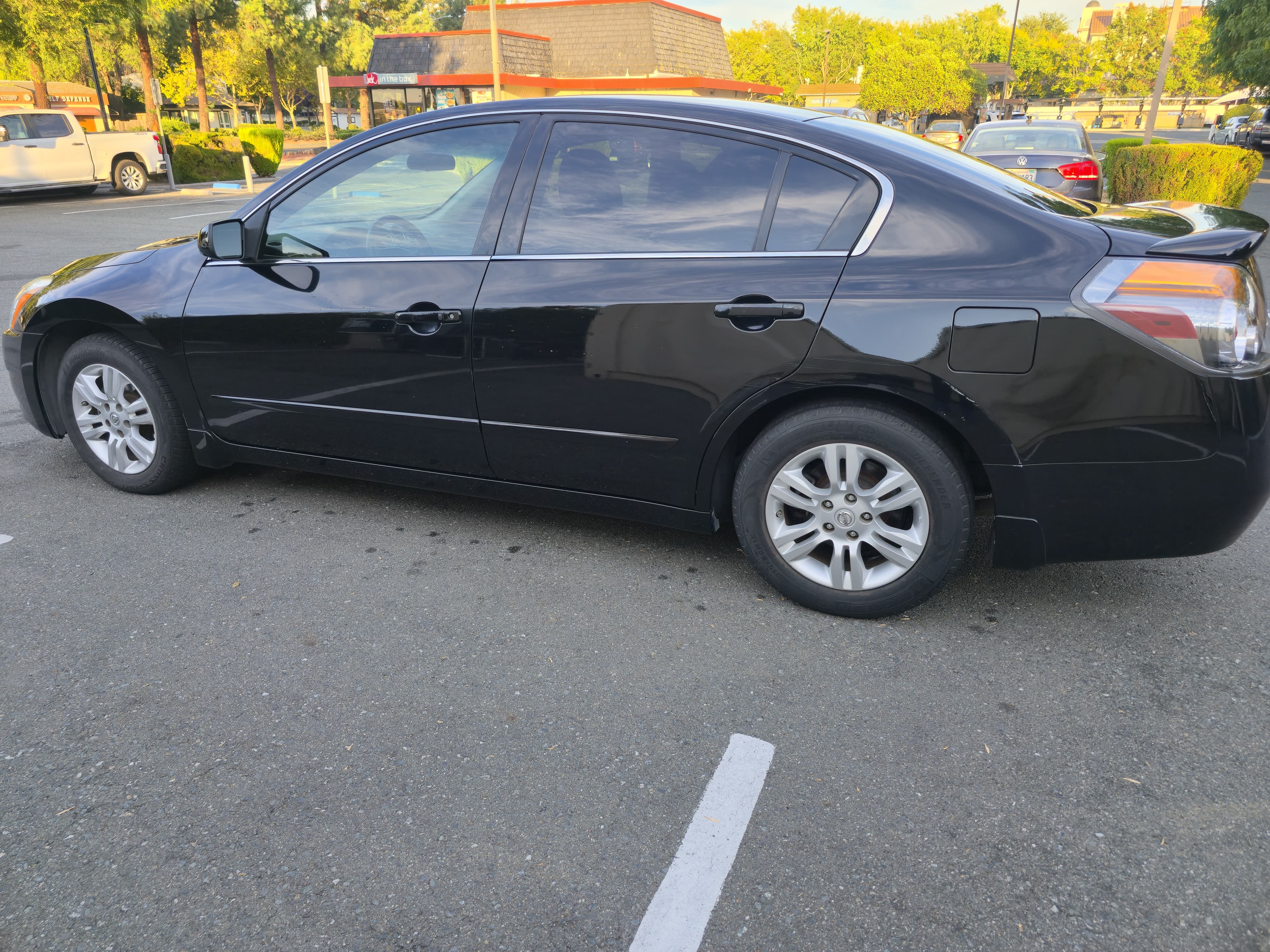 2011 Nissan Altima 2.5 S Special Edition thumbnail 6