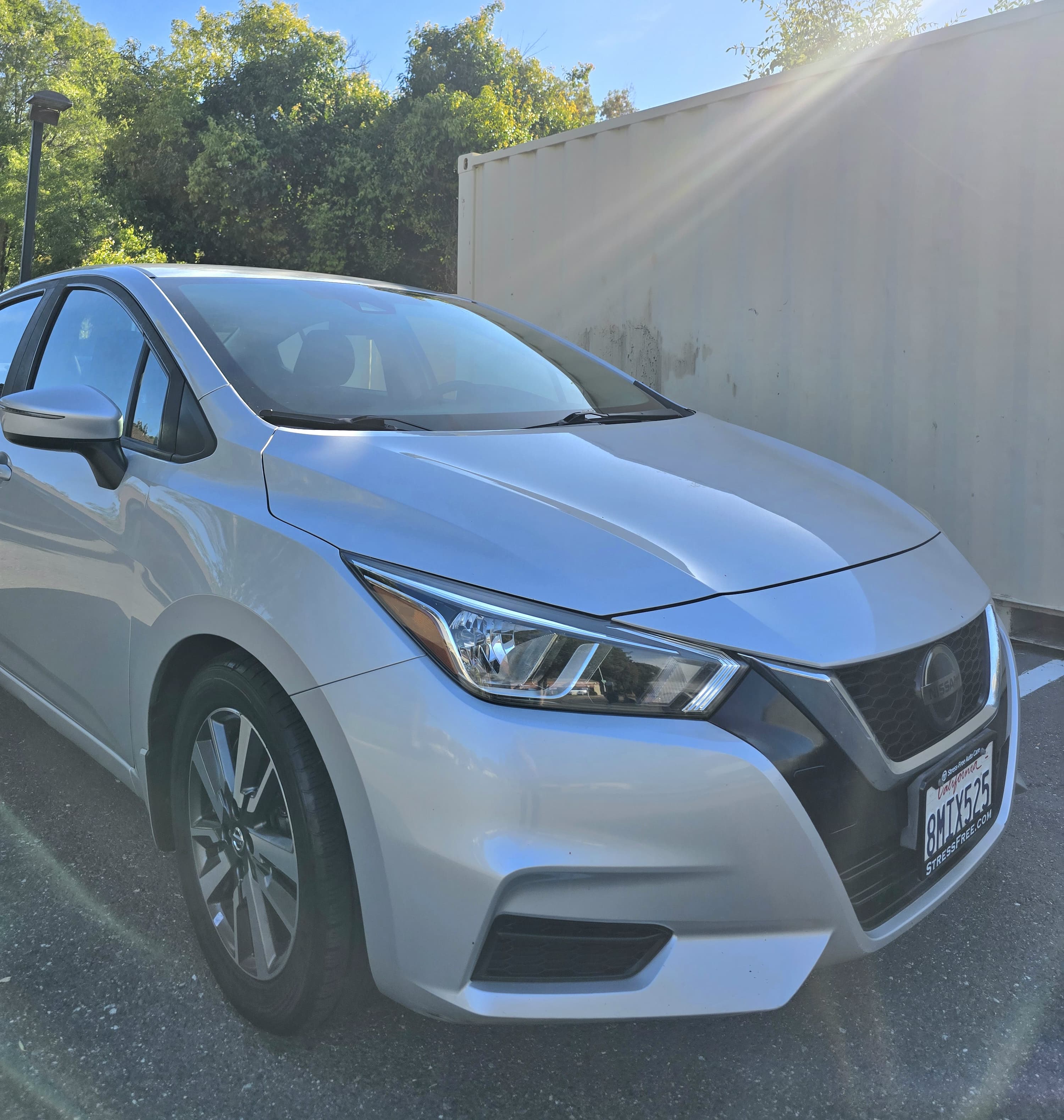 2020 Nissan Versa SV thumbnail 3