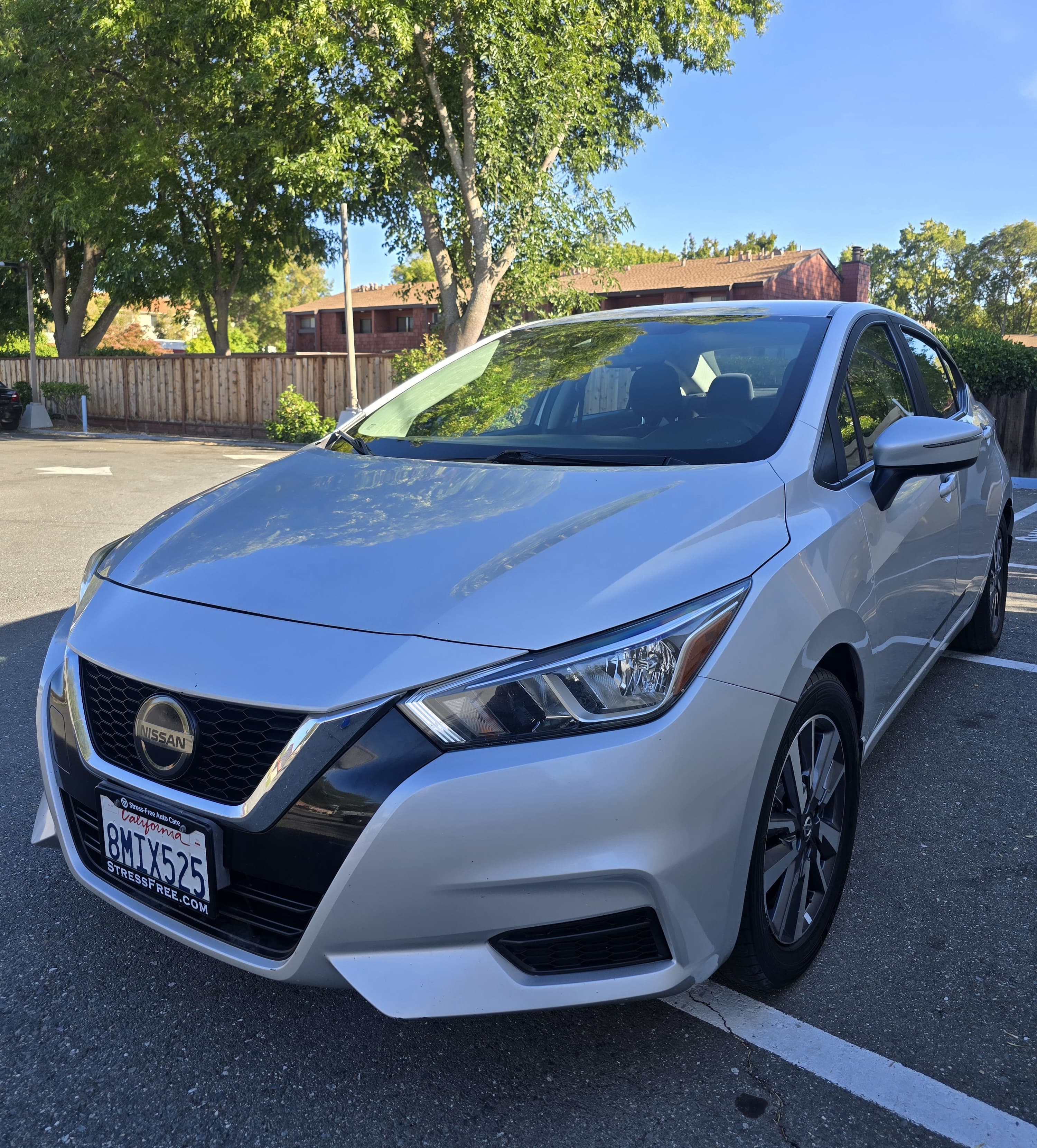 2020 Nissan Versa SV thumbnail 2