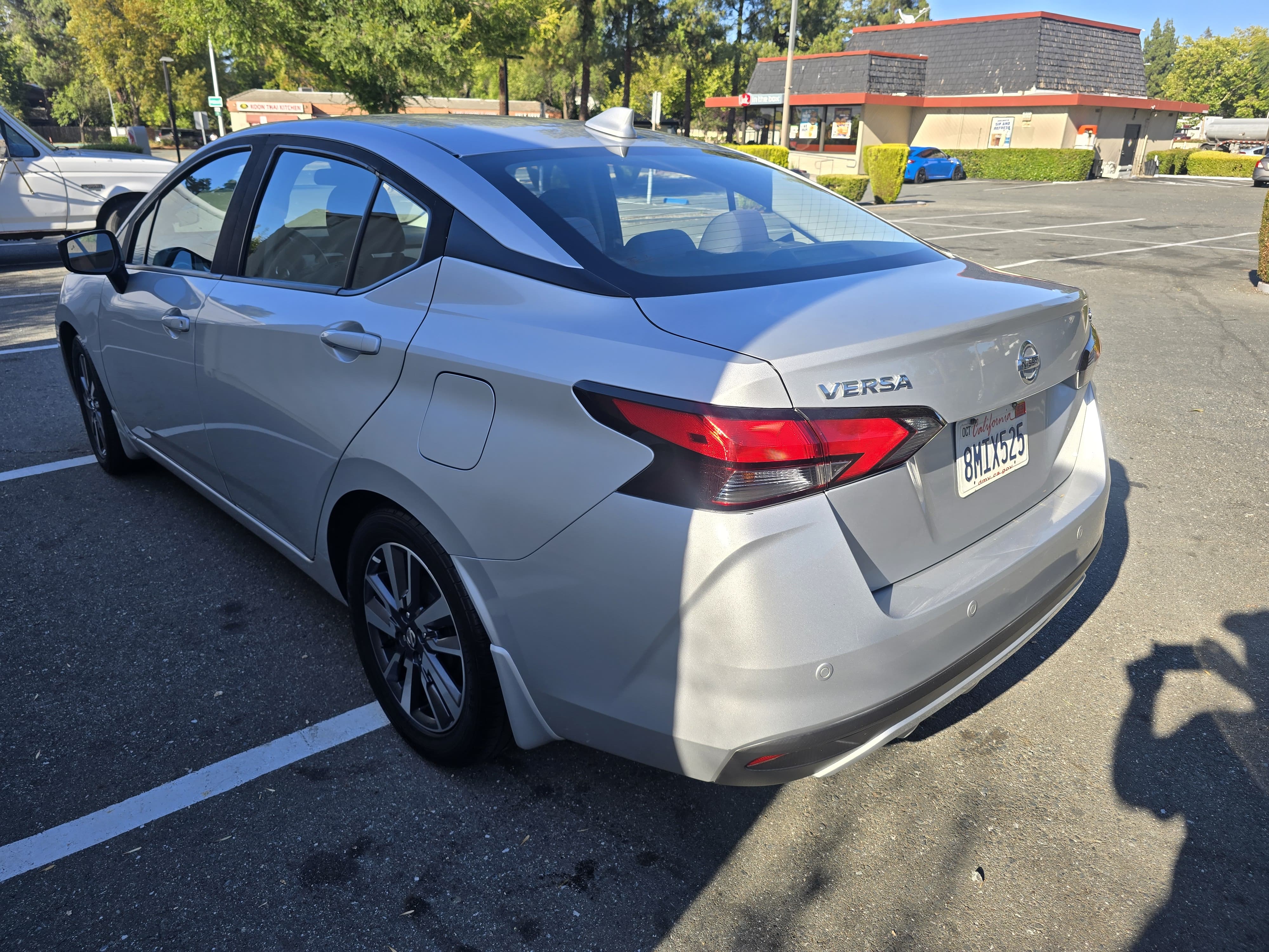 2020 Nissan Versa SV thumbnail 7
