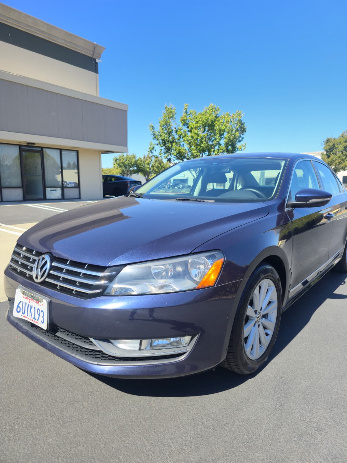 2012 Volkswagen Passat SEL Premium thumbnail 2