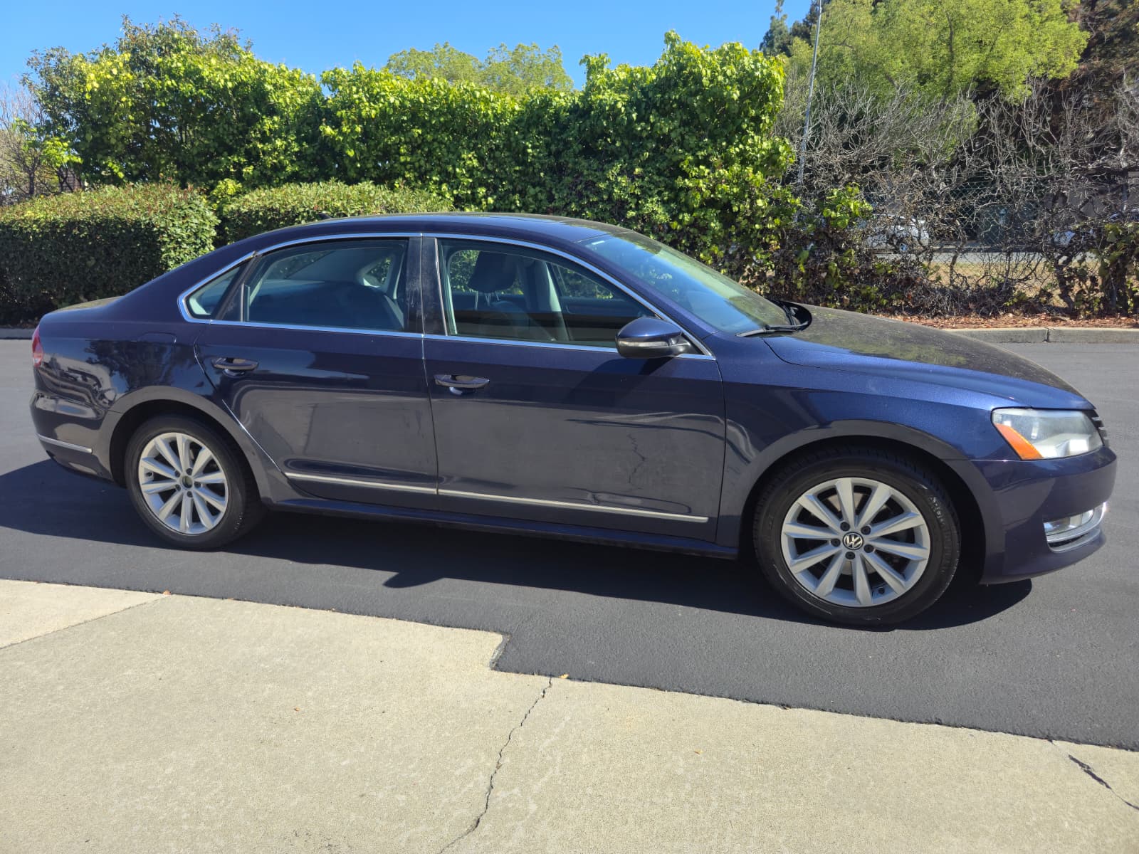 2012 Volkswagen Passat SEL Premium thumbnail 5