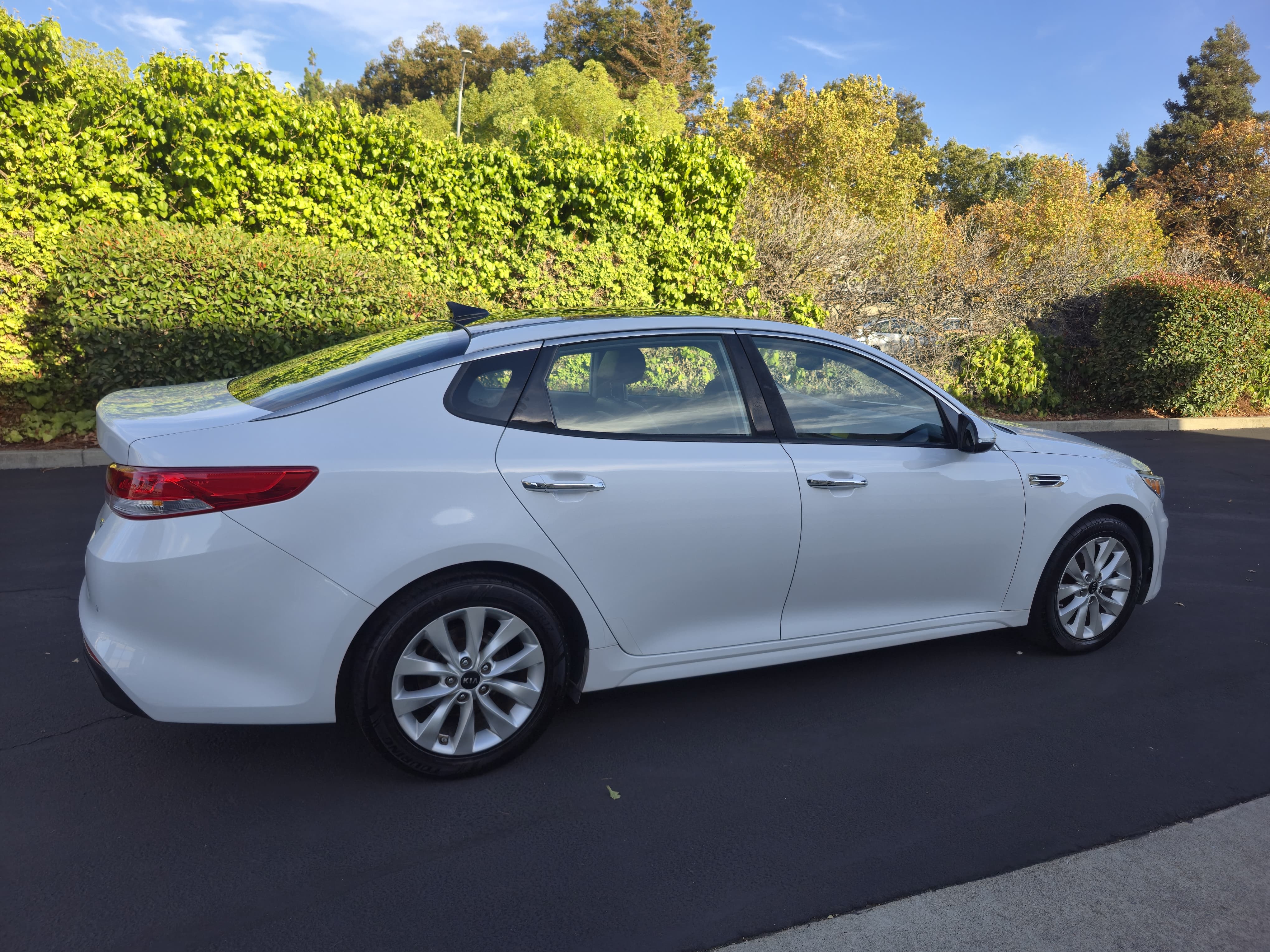 2016 Kia Optima EX thumbnail 6
