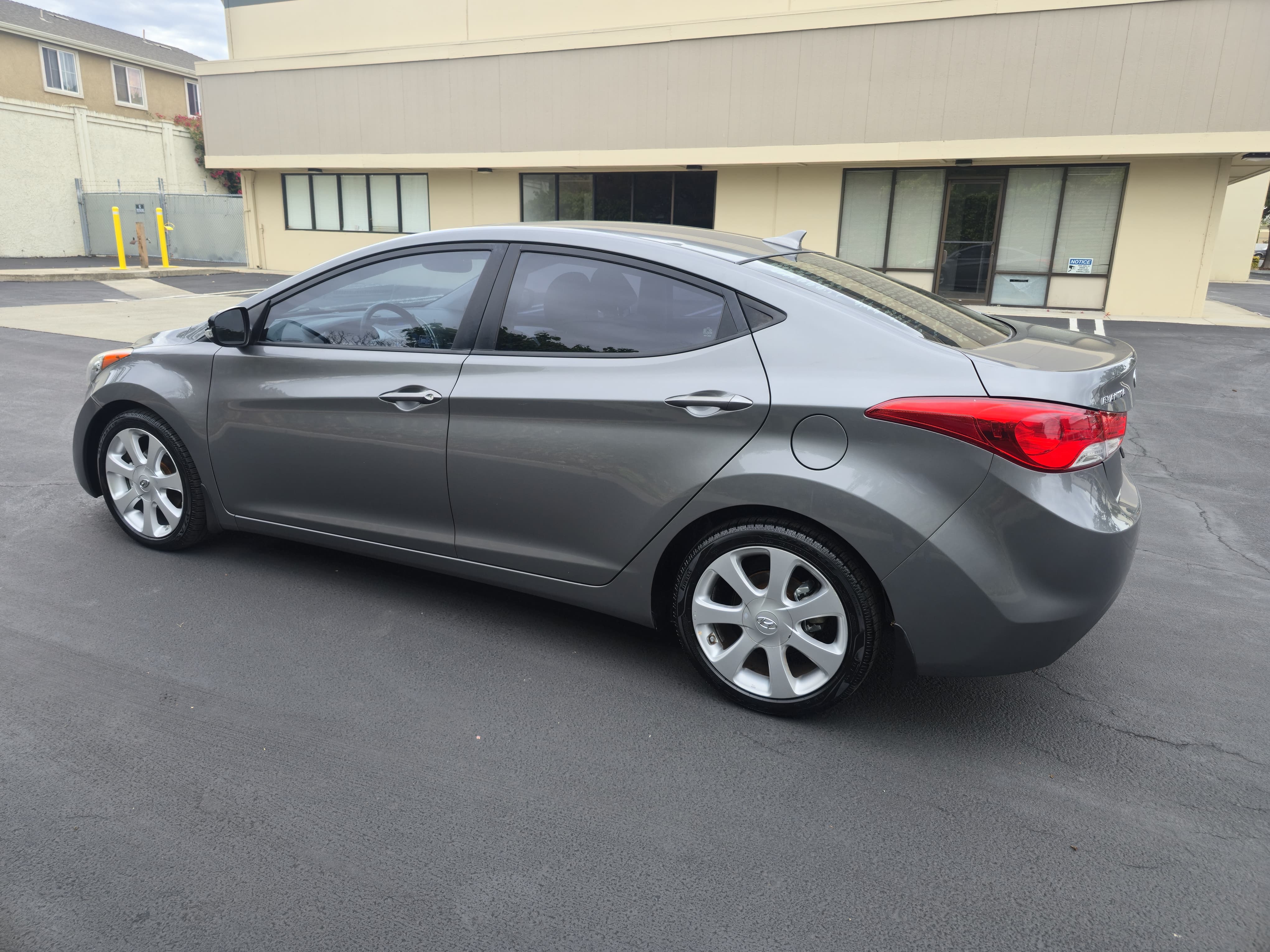 2013 Hyundai Elantra Limited thumbnail 6