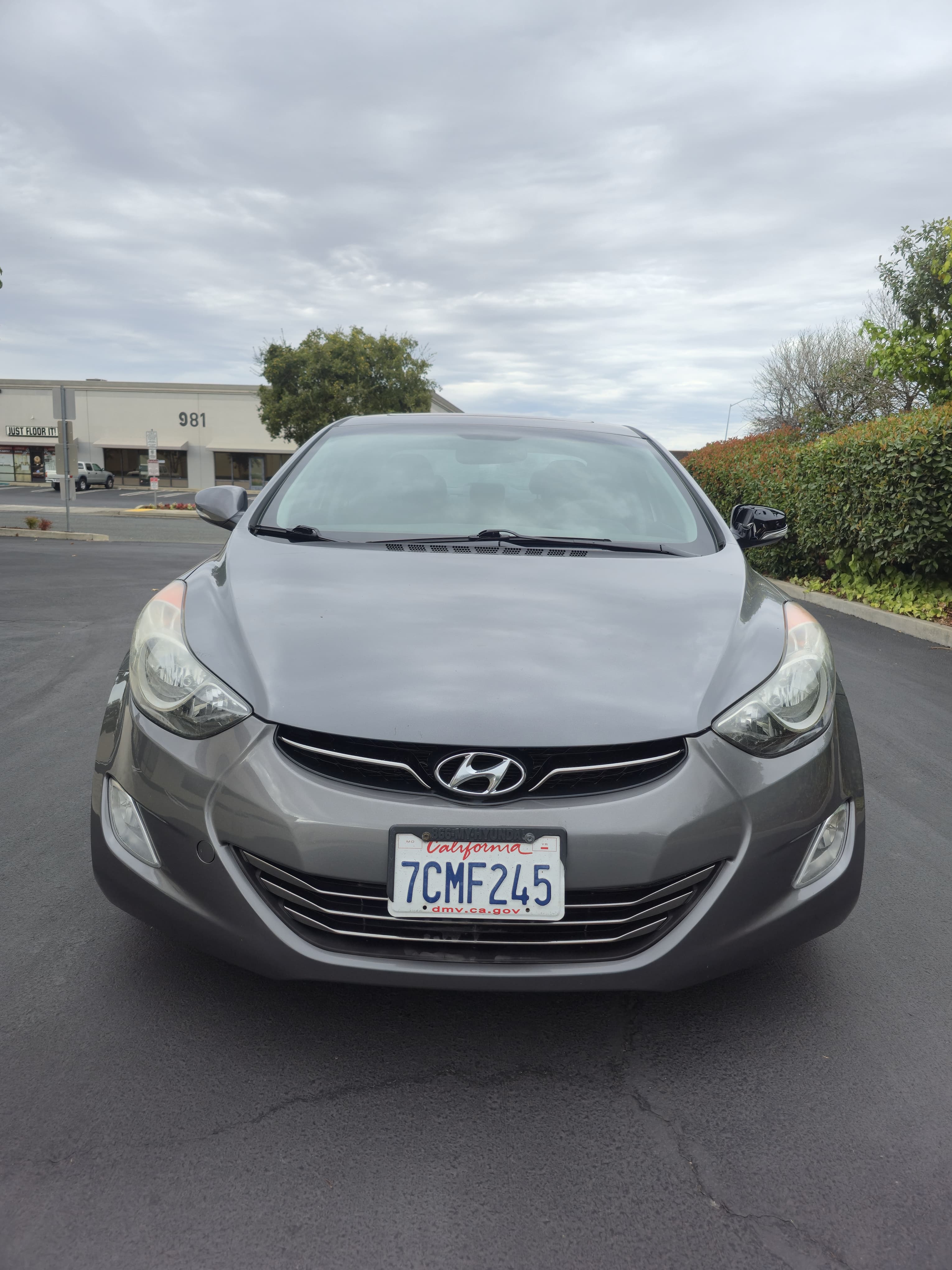 2013 Hyundai Elantra Limited image 1