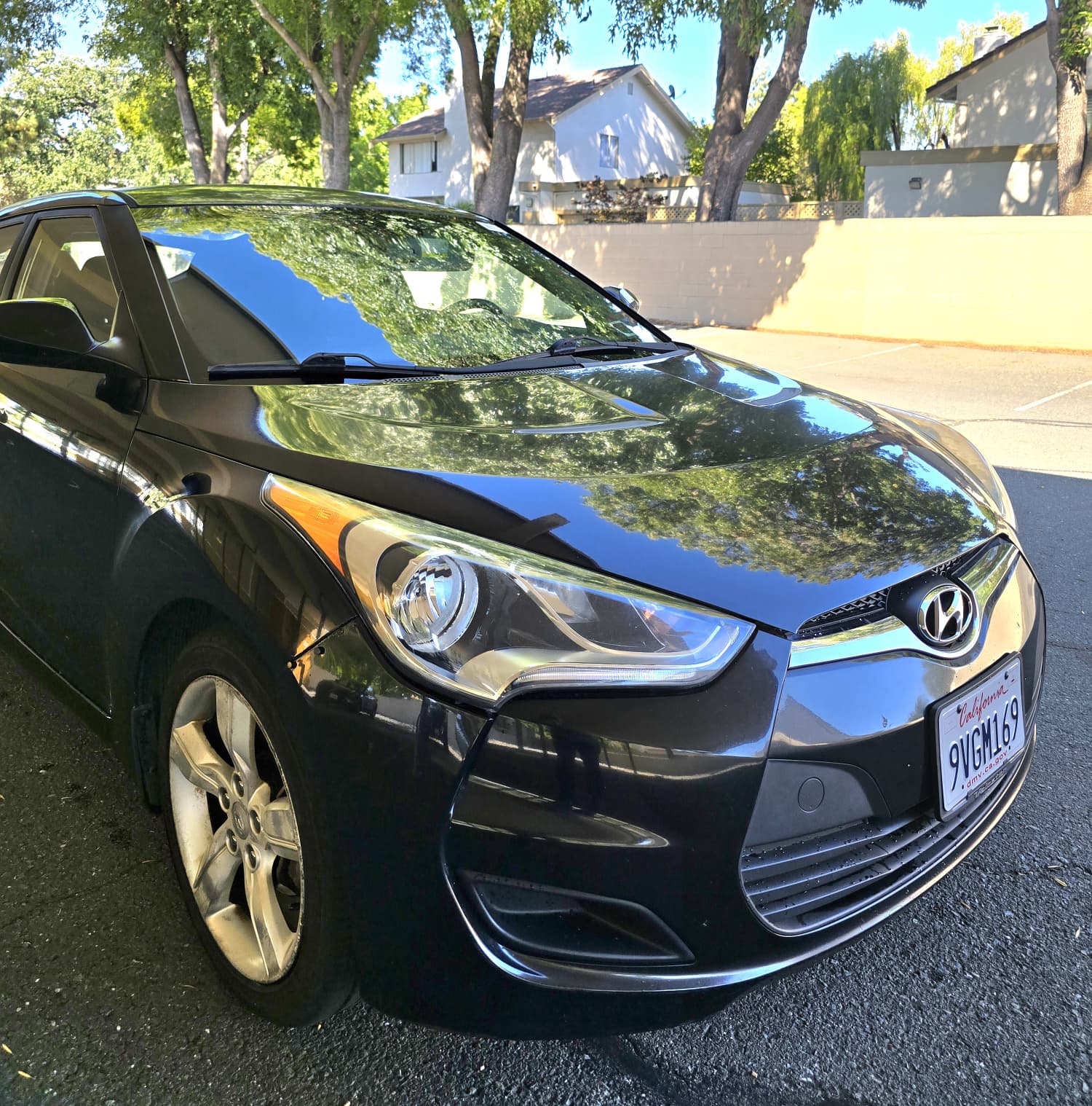 2013 Hyundai Veloster Base thumbnail 3