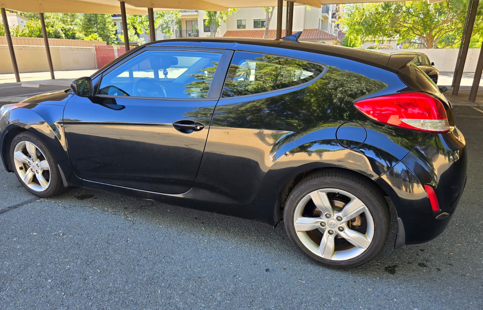 2013 Hyundai Veloster Base thumbnail 5