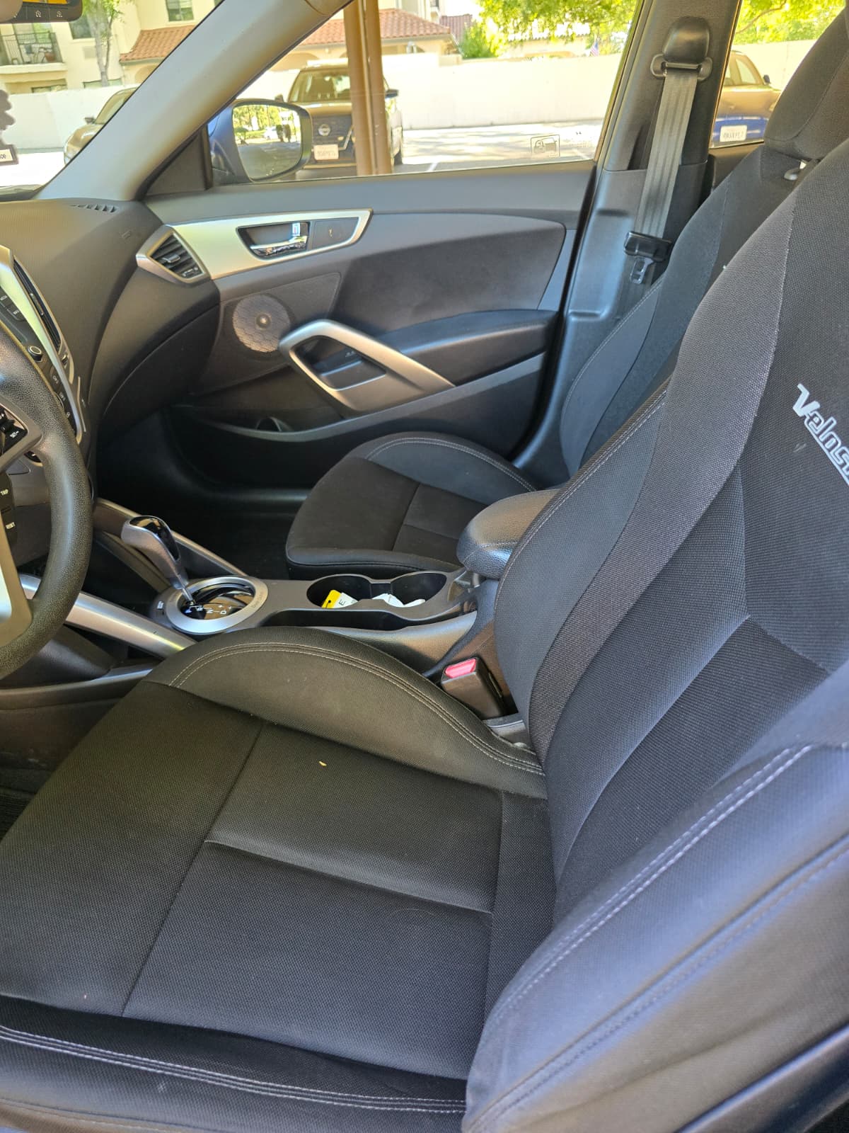 2013 Hyundai Veloster Base thumbnail 7