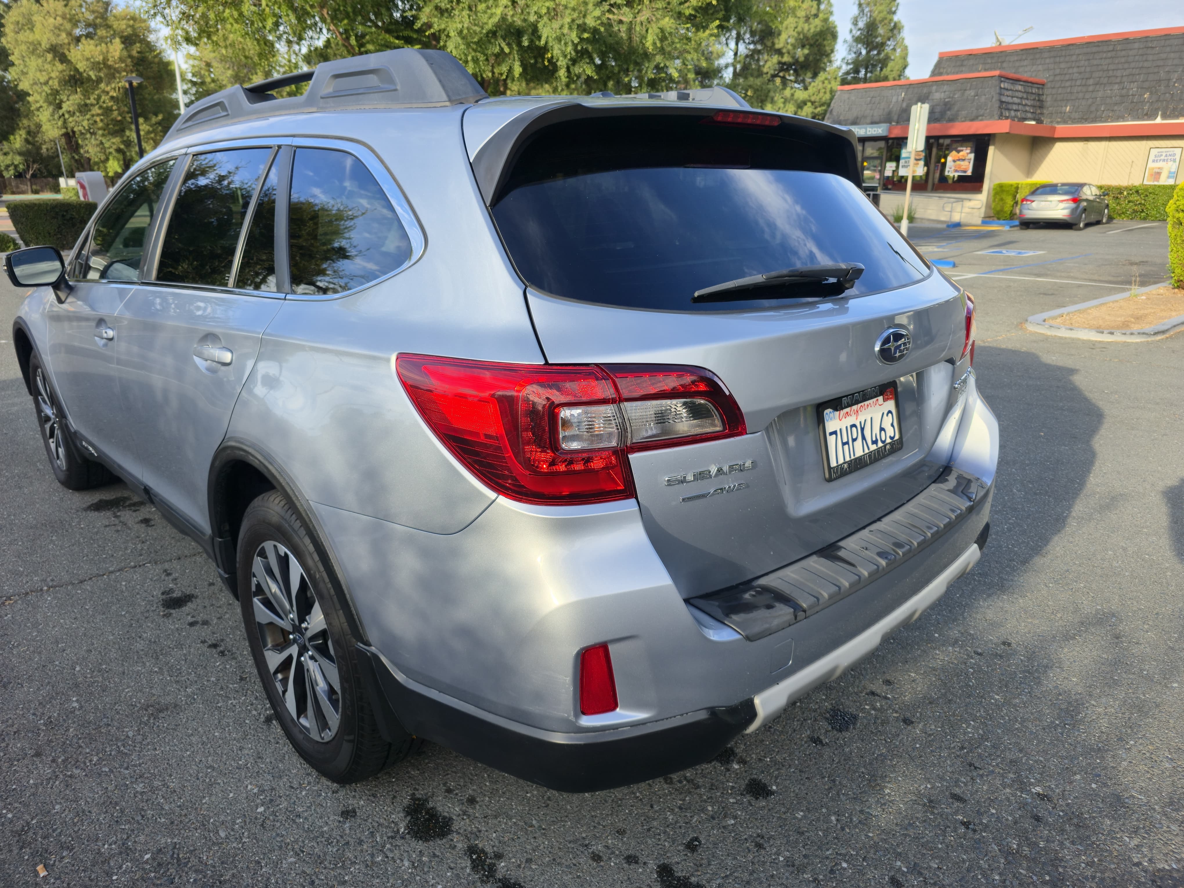2015 Subaru Outback Limited thumbnail 7