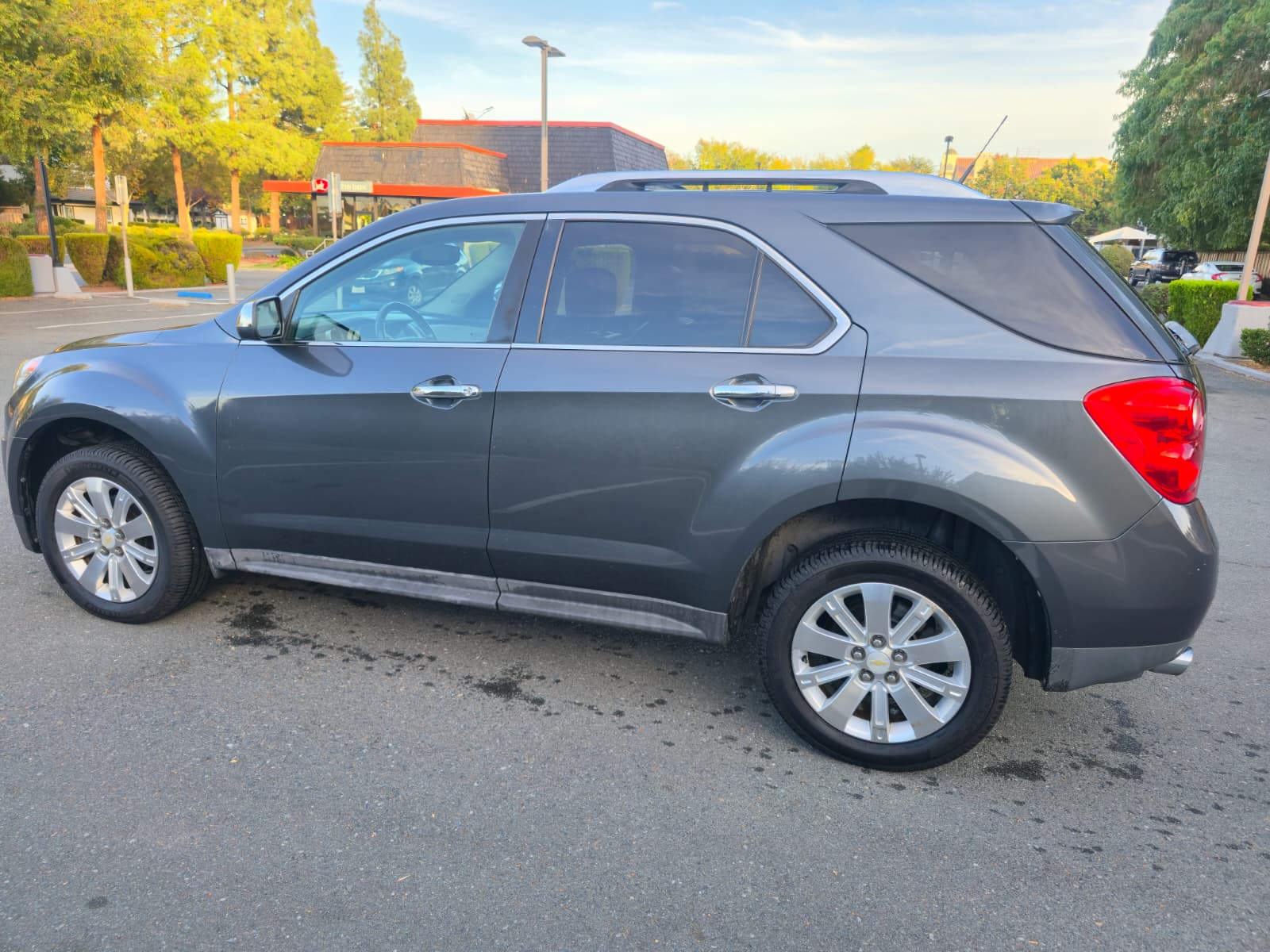 2010 Chevrolet Equinox LTZ thumbnail 6
