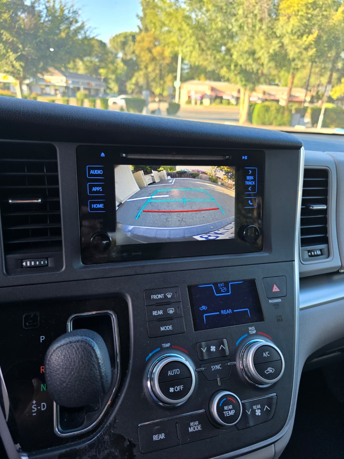 2016 Toyoto Sienna LE thumbnail 12