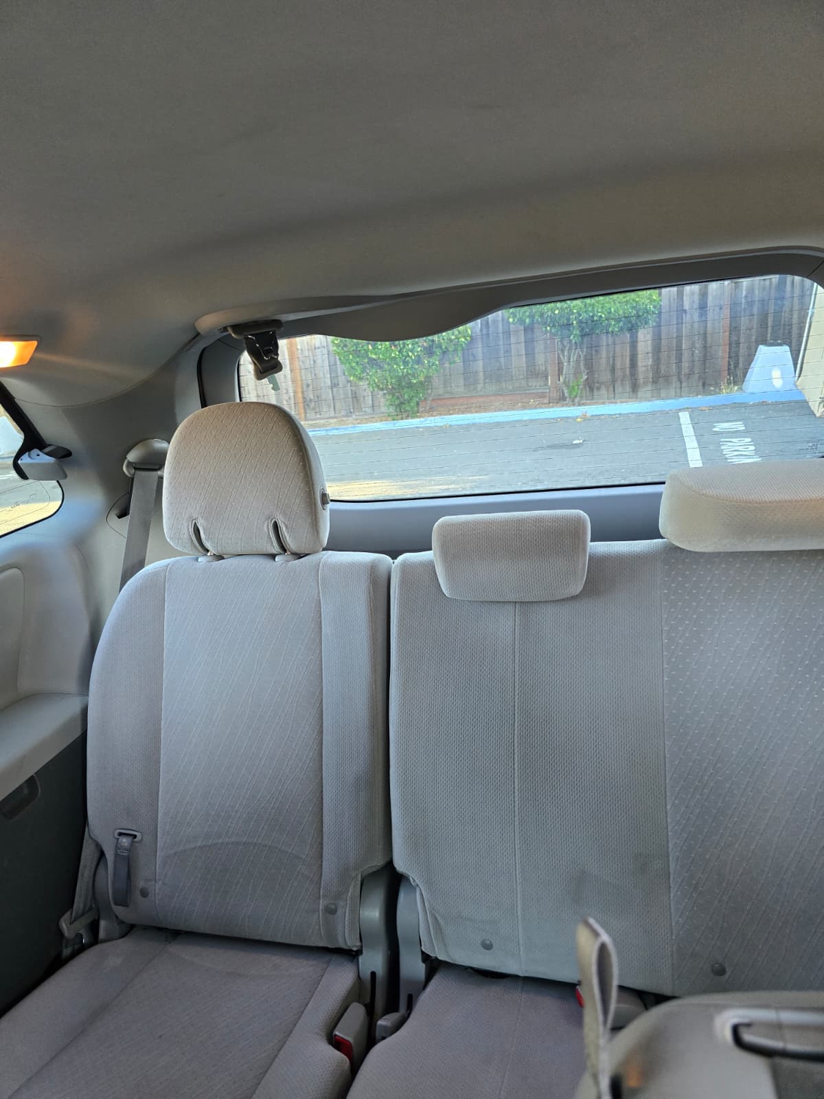 2016 Toyoto Sienna LE thumbnail 11