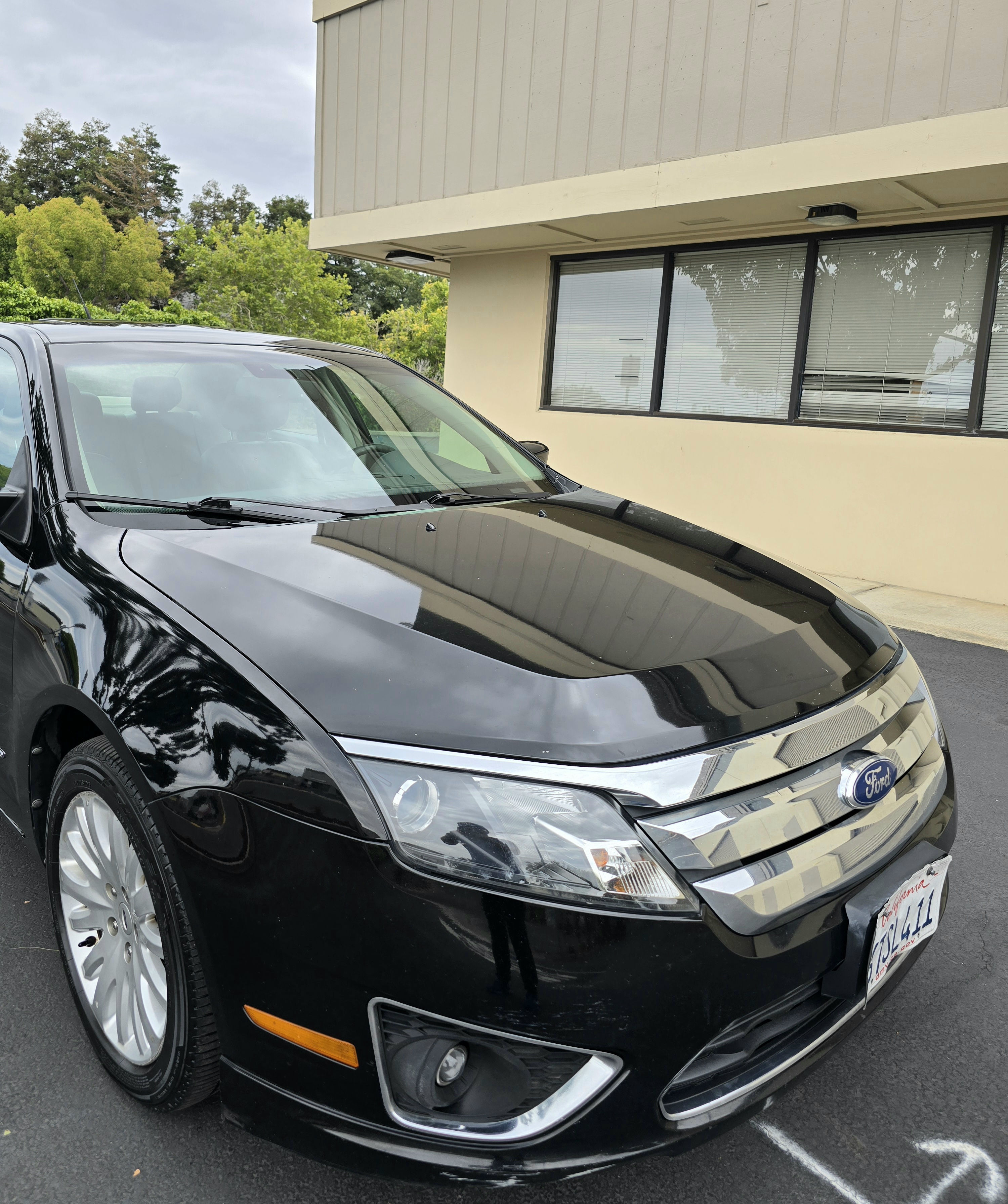2012 Ford Fusion Hybrid thumbnail 3
