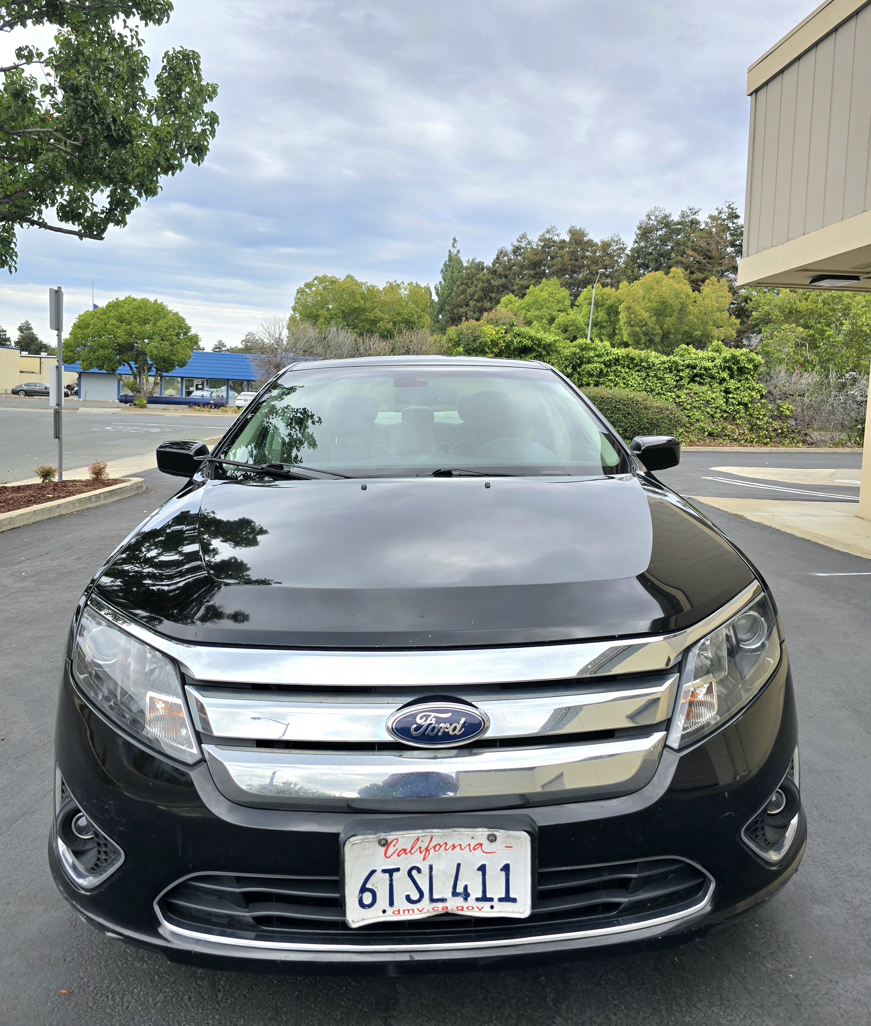 2012 Ford Fusion Hybrid image 1