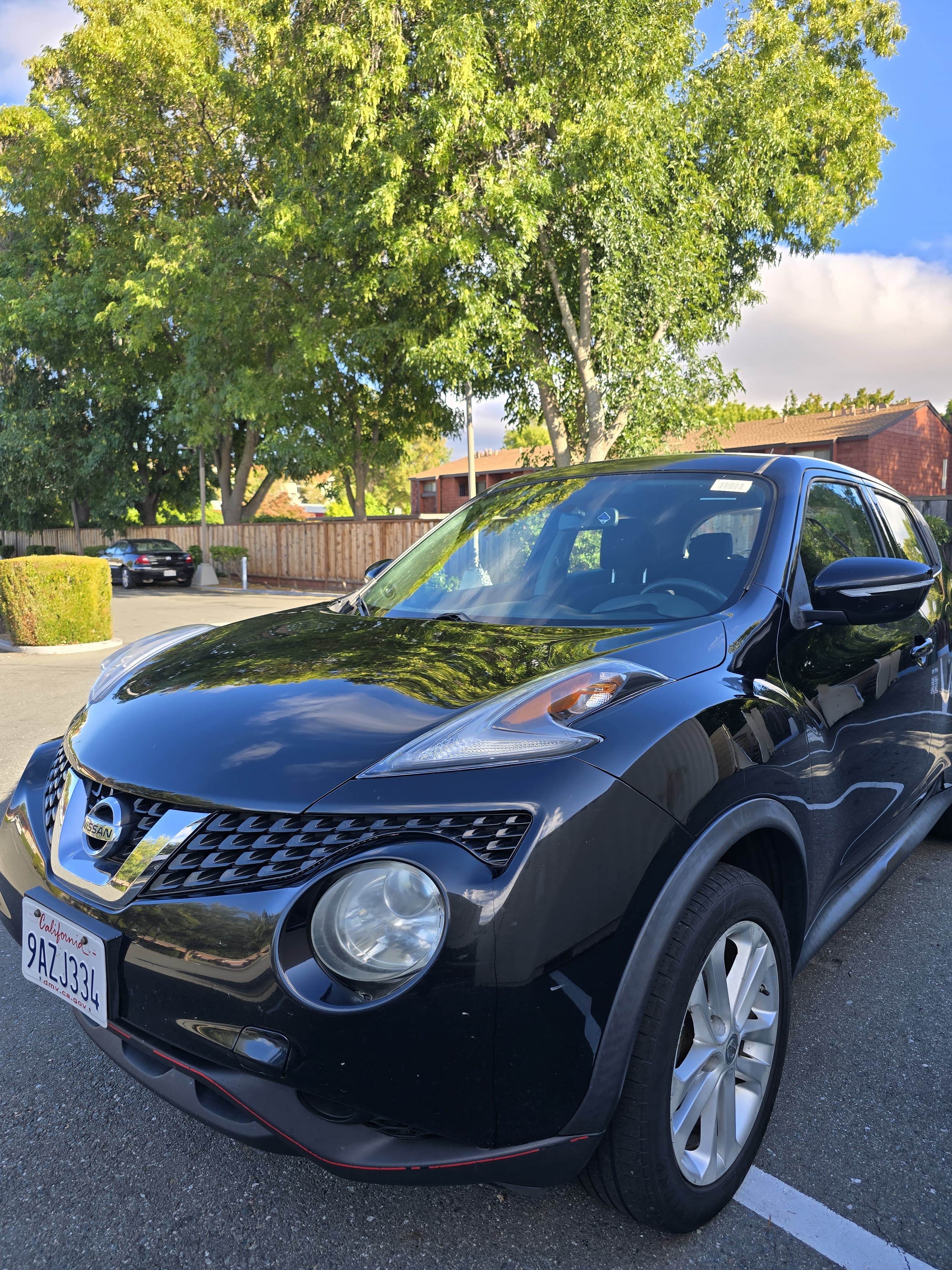 2015 Nissan Juke S thumbnail 2
