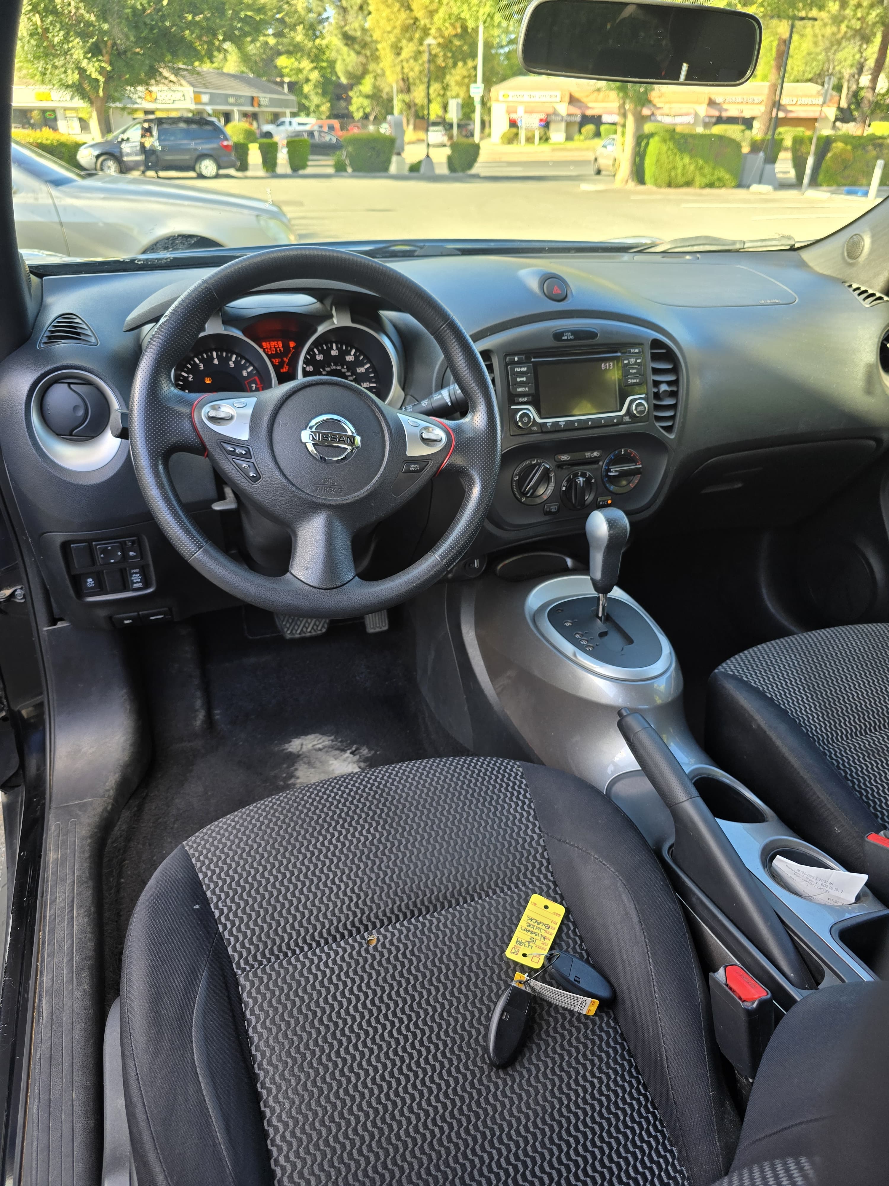 2015 Nissan Juke S thumbnail 8