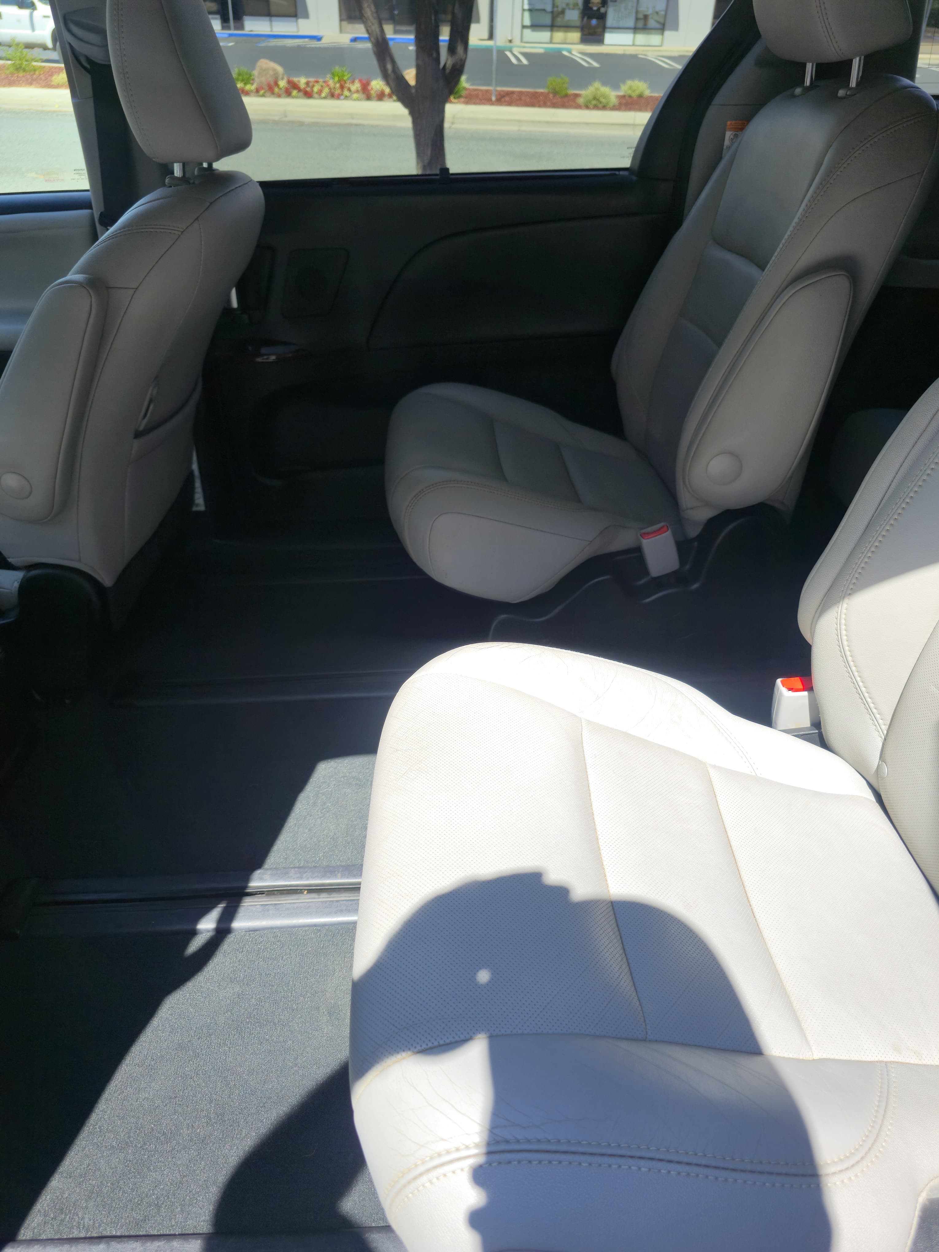 2017 Toyota Sienna Limited Premium thumbnail 11