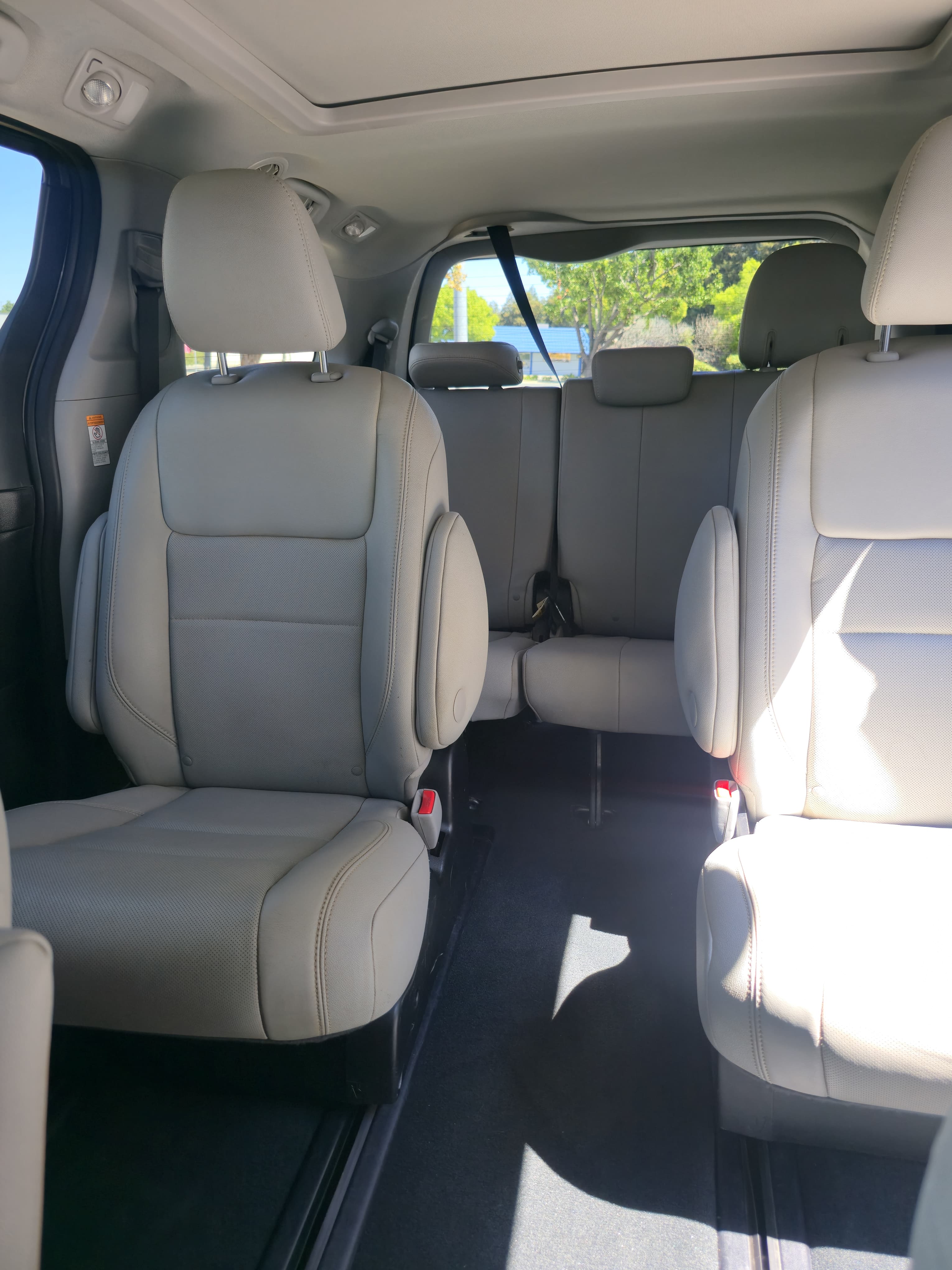 2017 Toyota Sienna Limited Premium thumbnail 12
