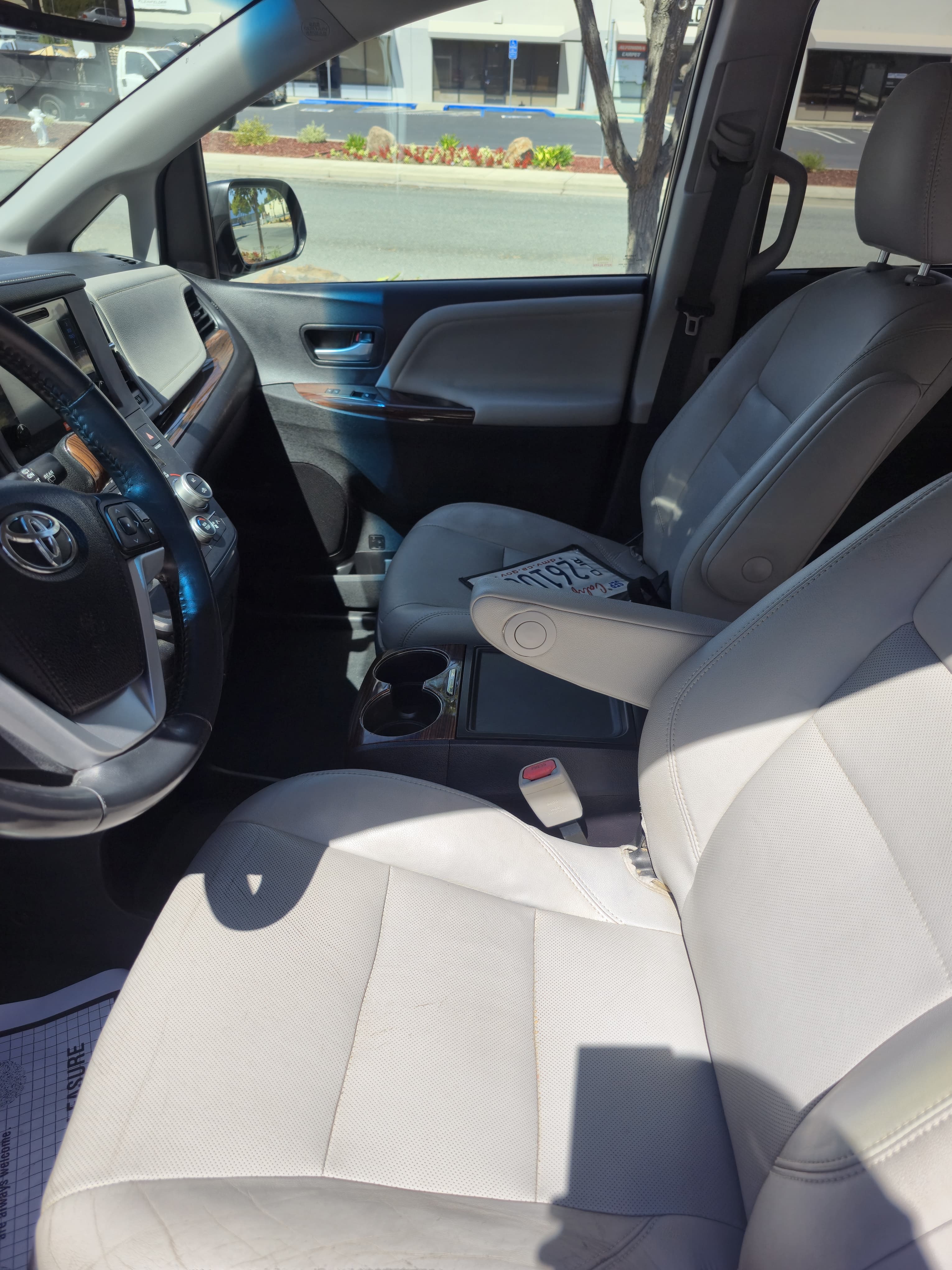 2017 Toyota Sienna Limited Premium thumbnail 10