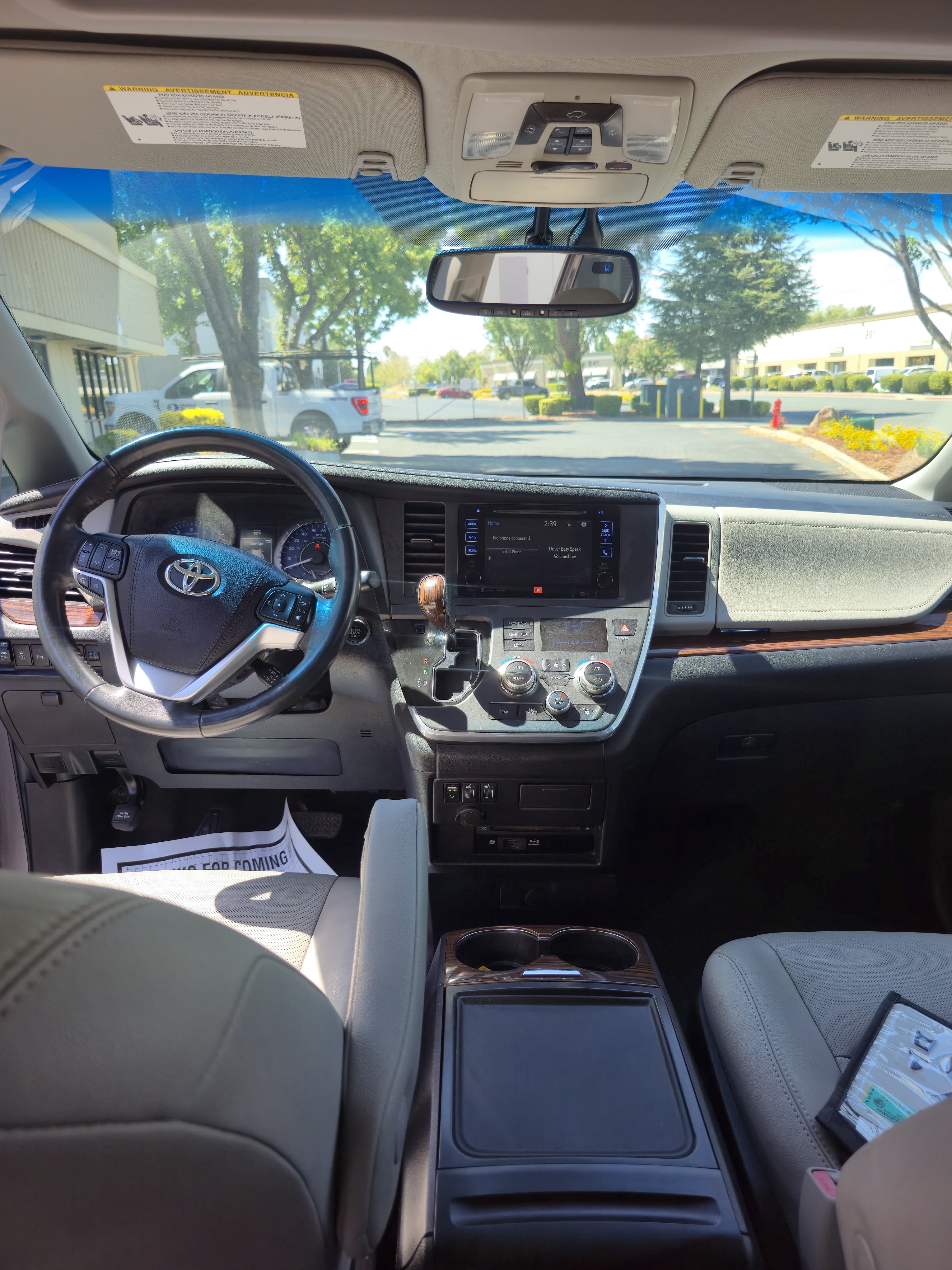 2017 Toyota Sienna Limited Premium thumbnail 8