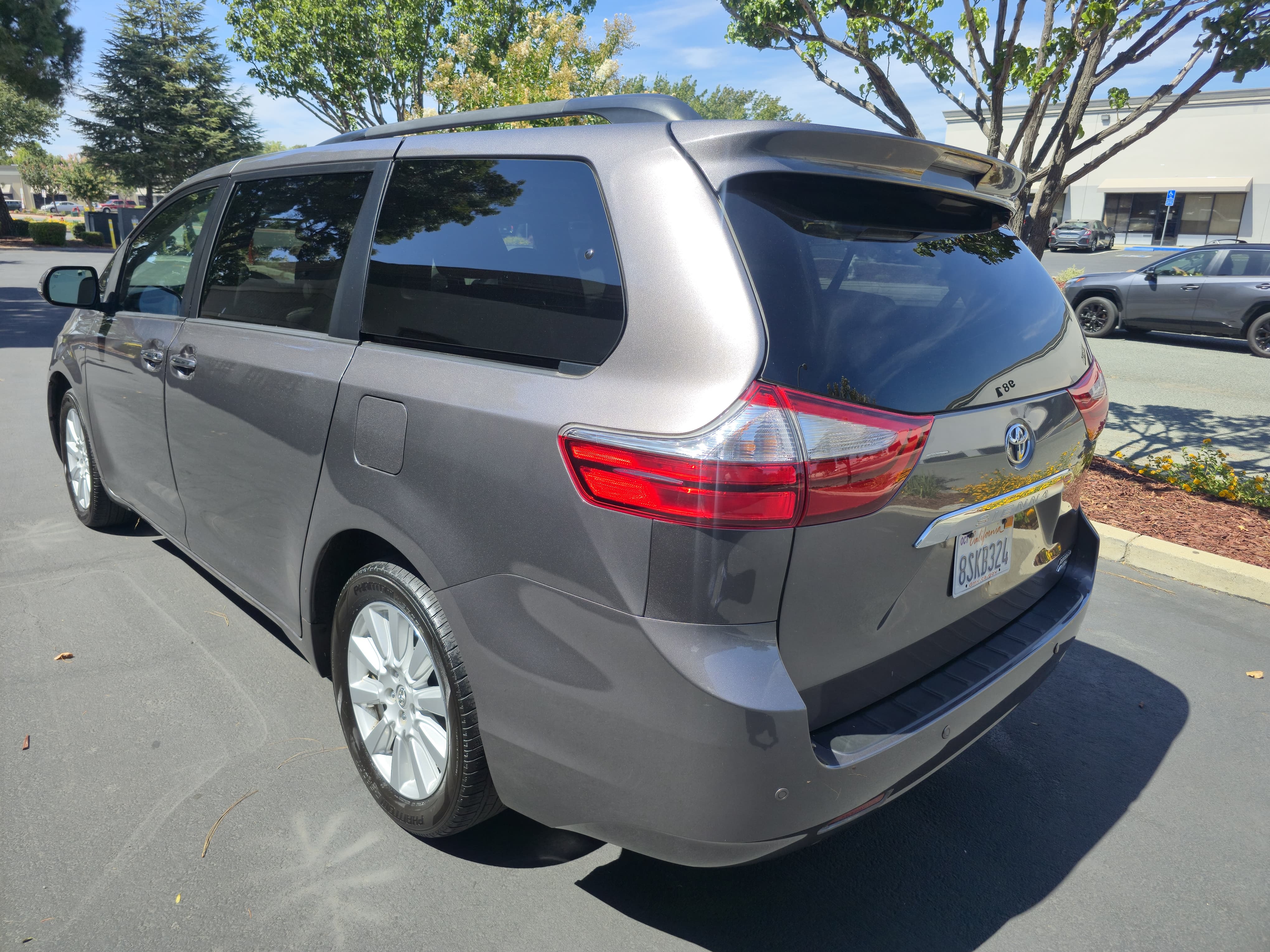 2017 Toyota Sienna Limited Premium thumbnail 7