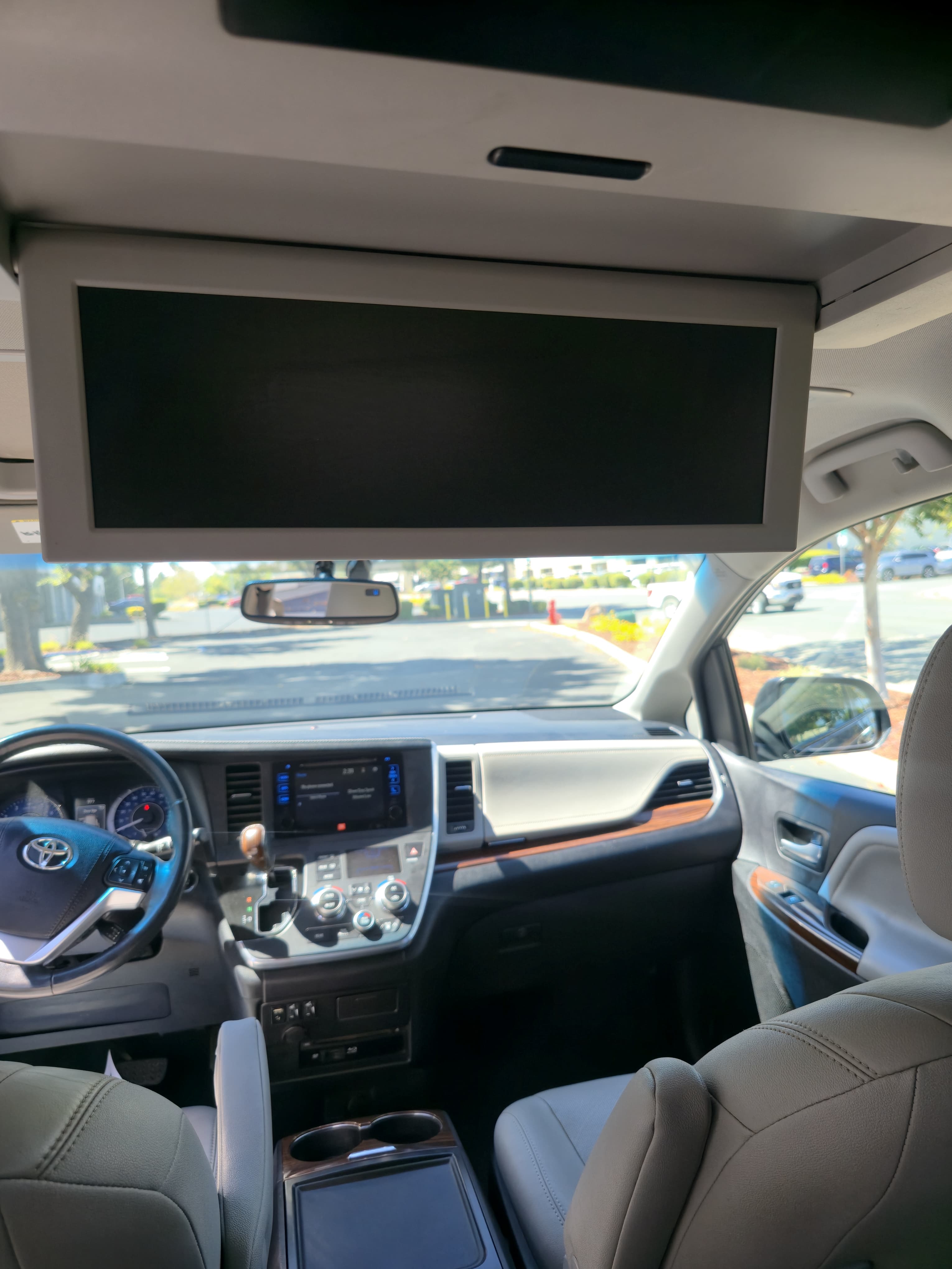 2017 Toyota Sienna Limited Premium thumbnail 9