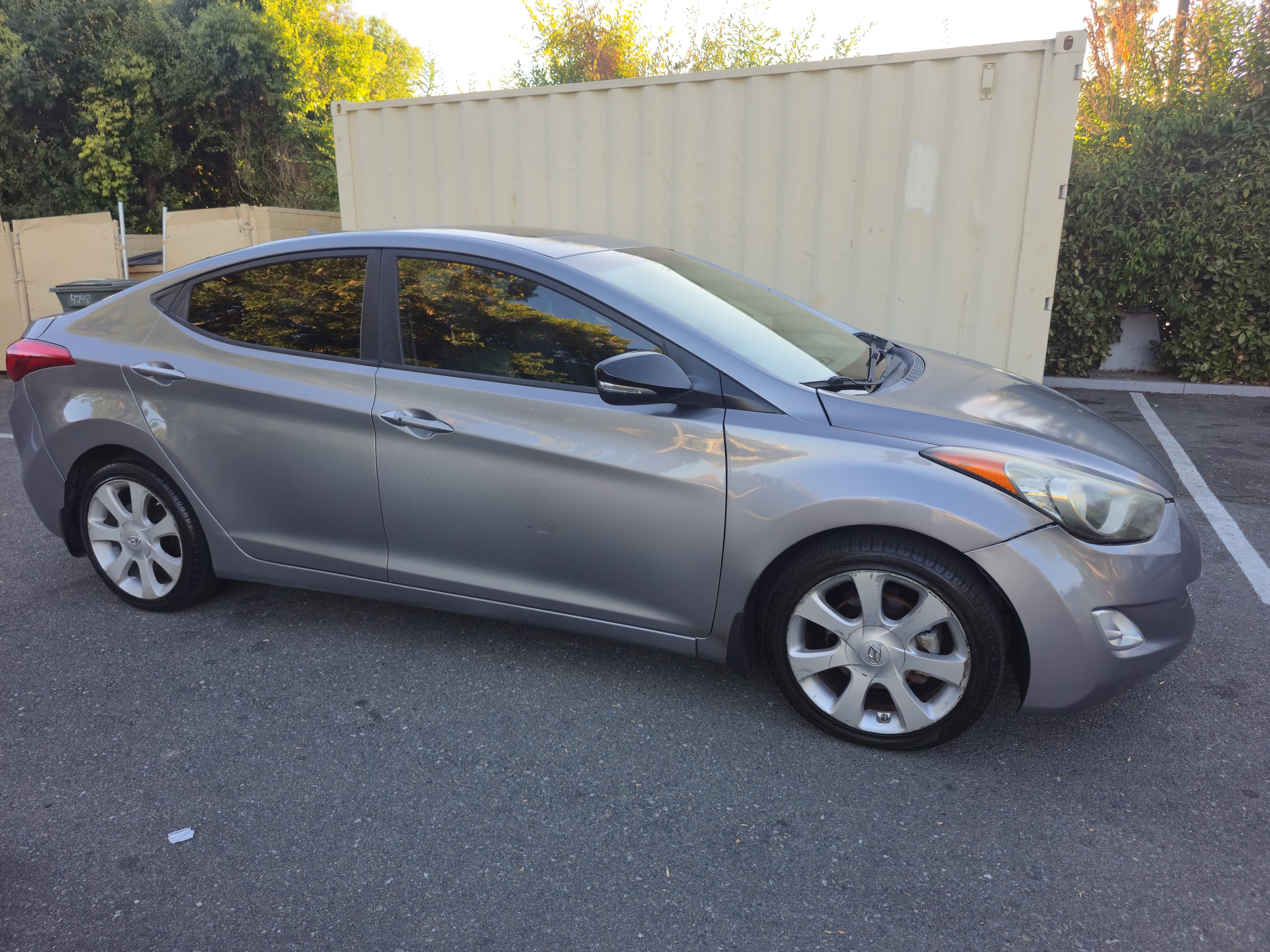 2013 Hyundai Elantra Limited thumbnail 5