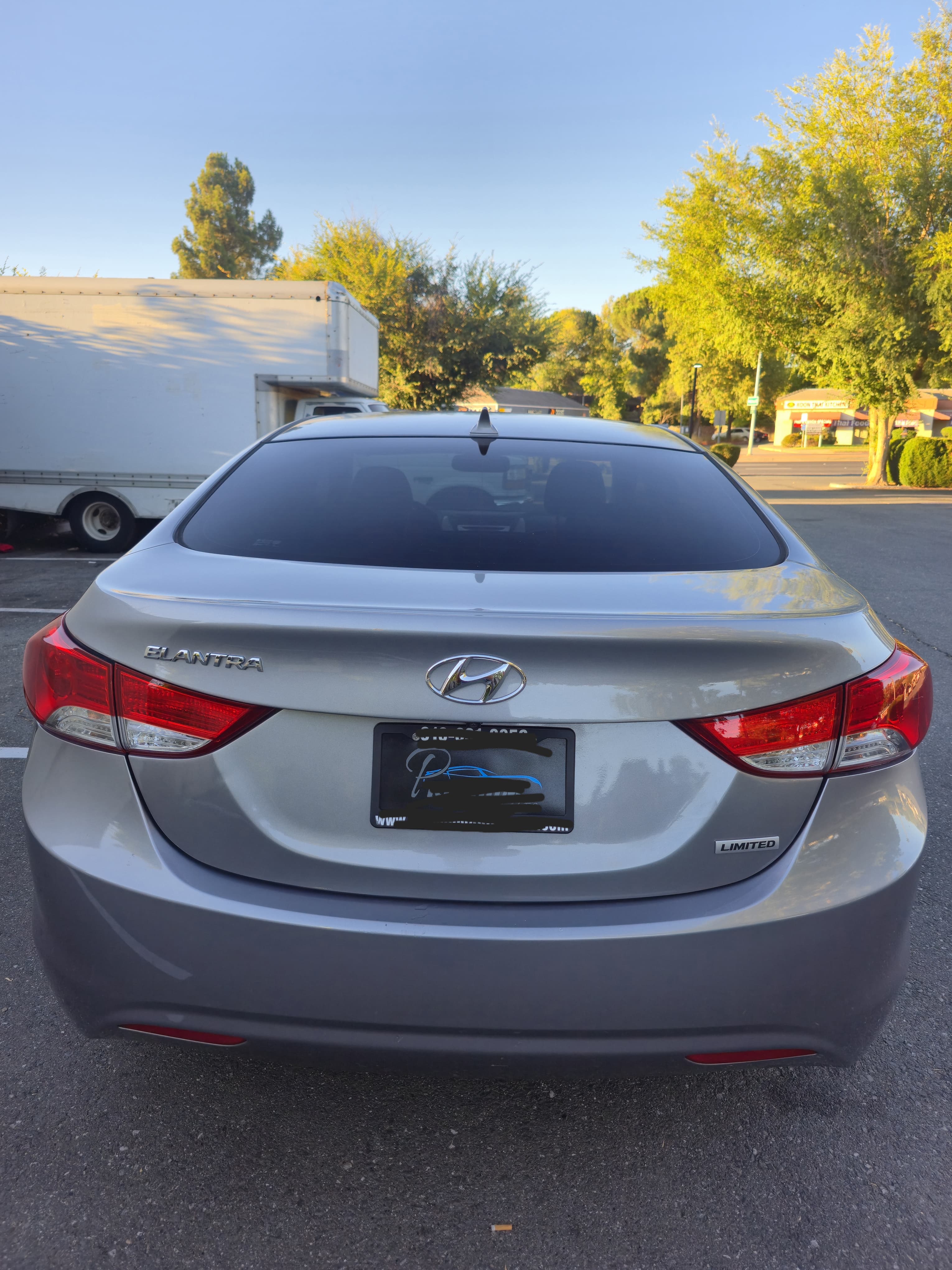 2013 Hyundai Elantra Limited thumbnail 4
