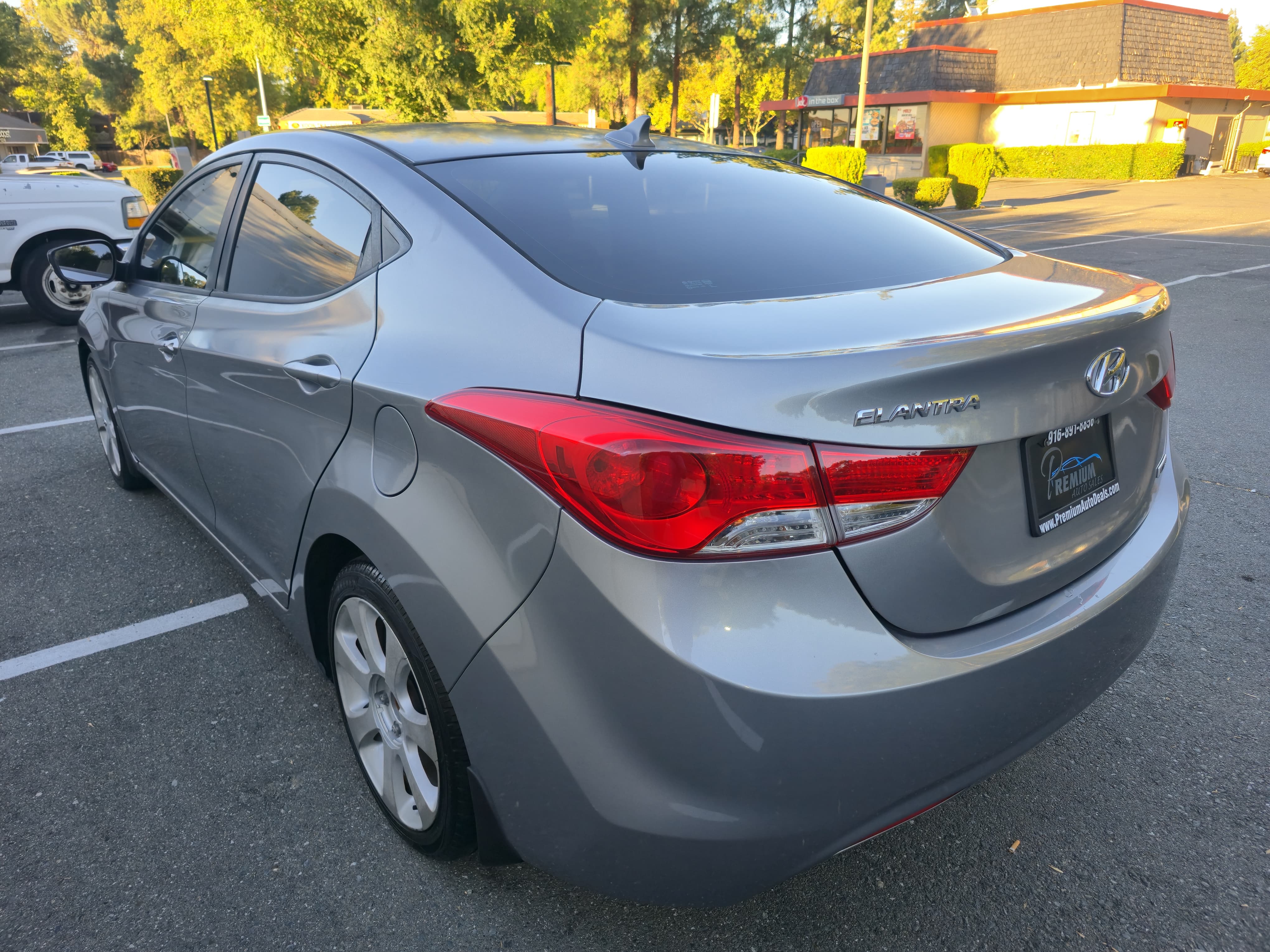 2013 Hyundai Elantra Limited thumbnail 7