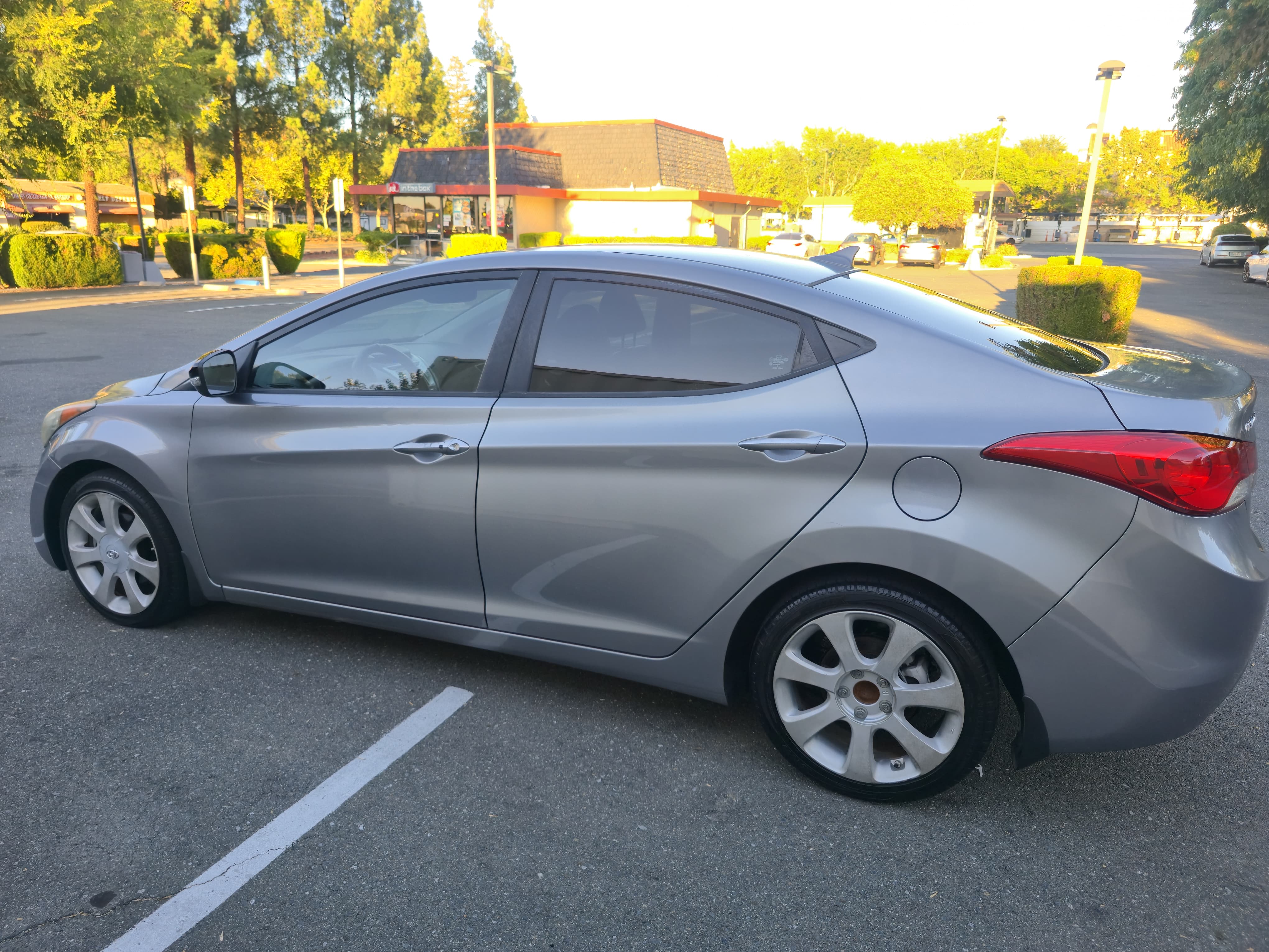 2013 Hyundai Elantra Limited thumbnail 6