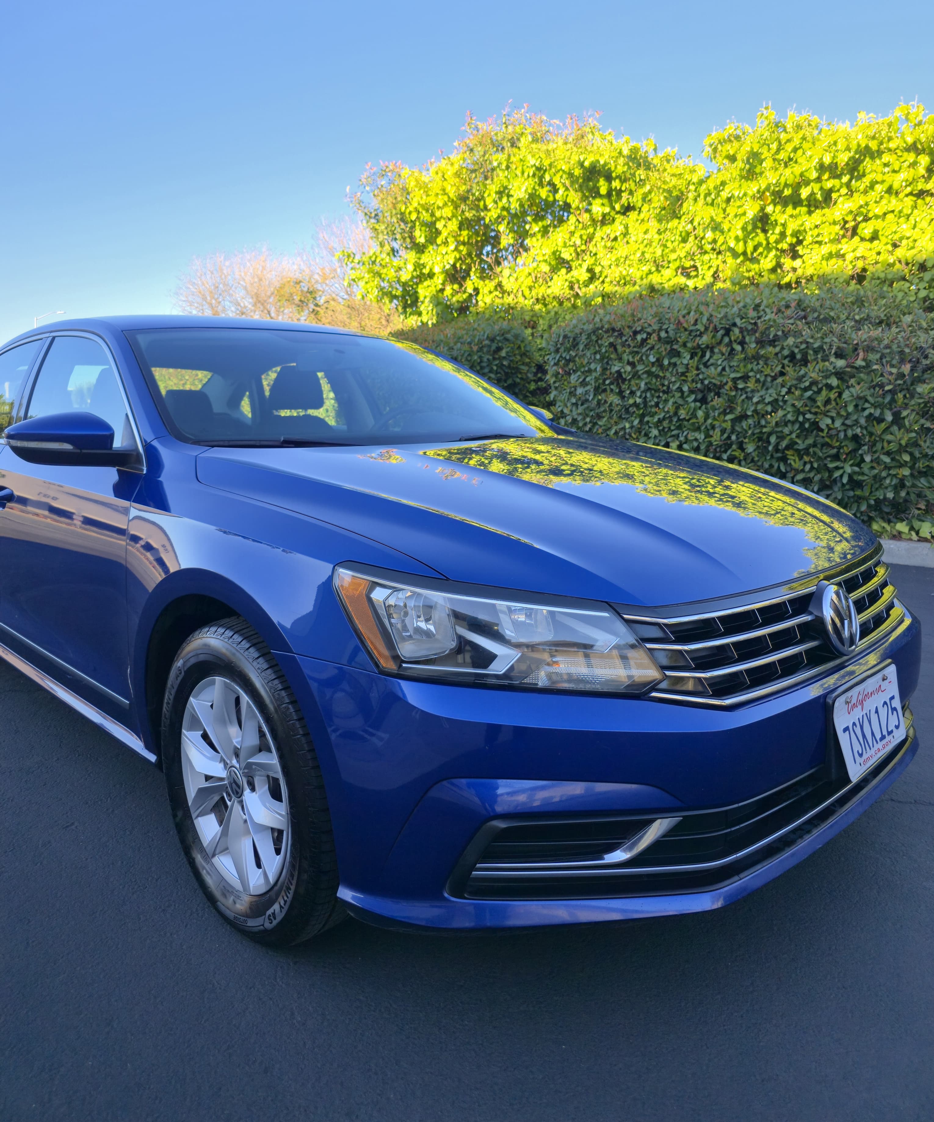 2016 Volkswagen Passat R-Line thumbnail 3