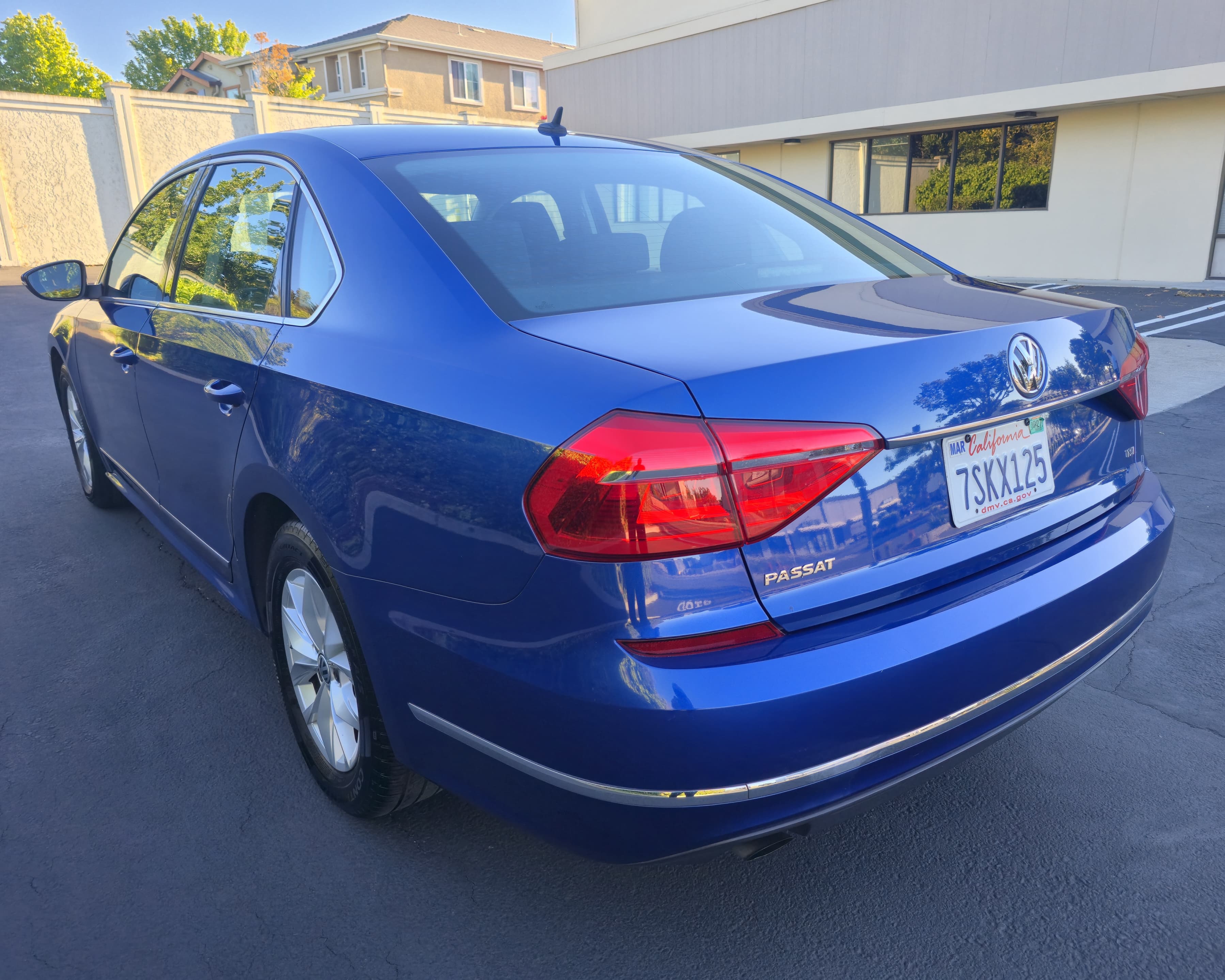 2016 Volkswagen Passat R-Line thumbnail 7