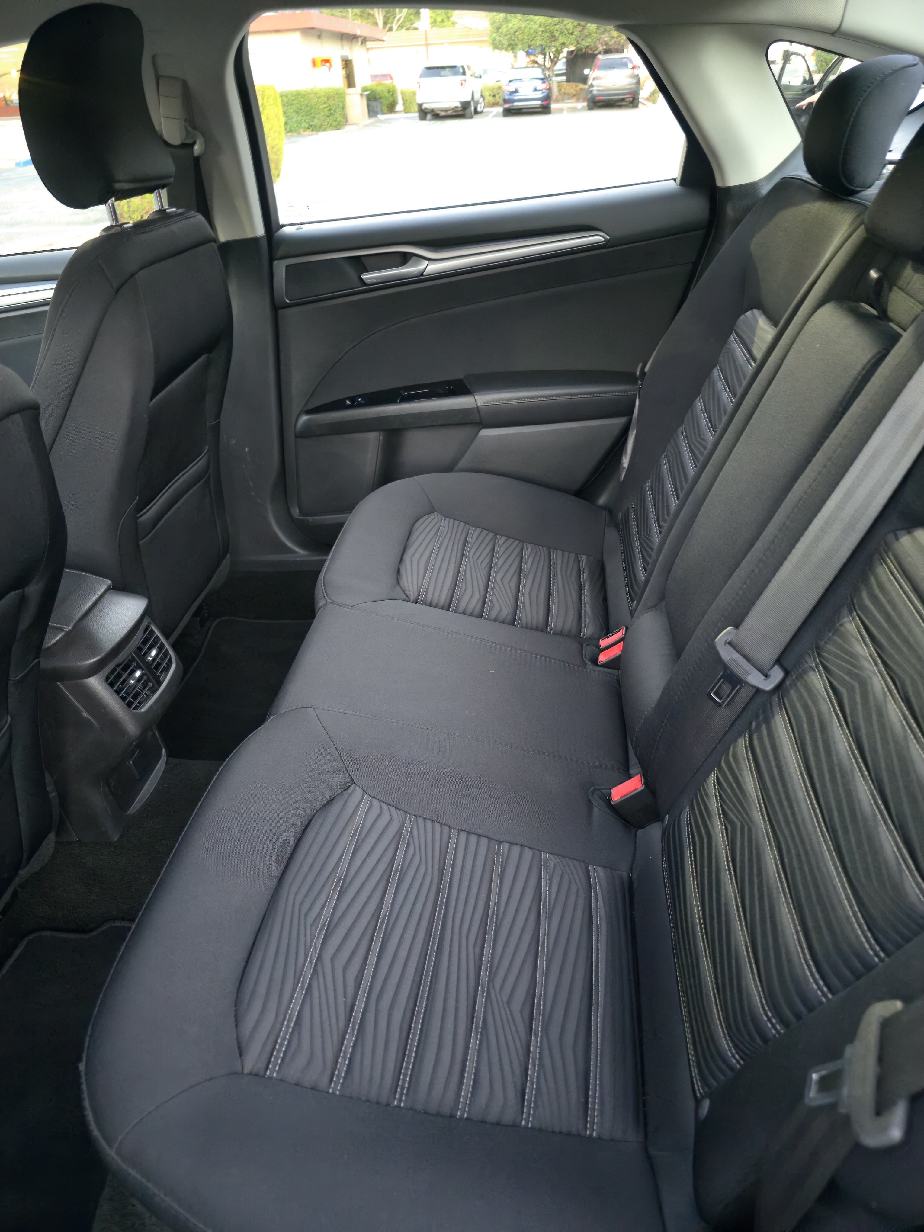 2016 Ford Fusion SE thumbnail 10