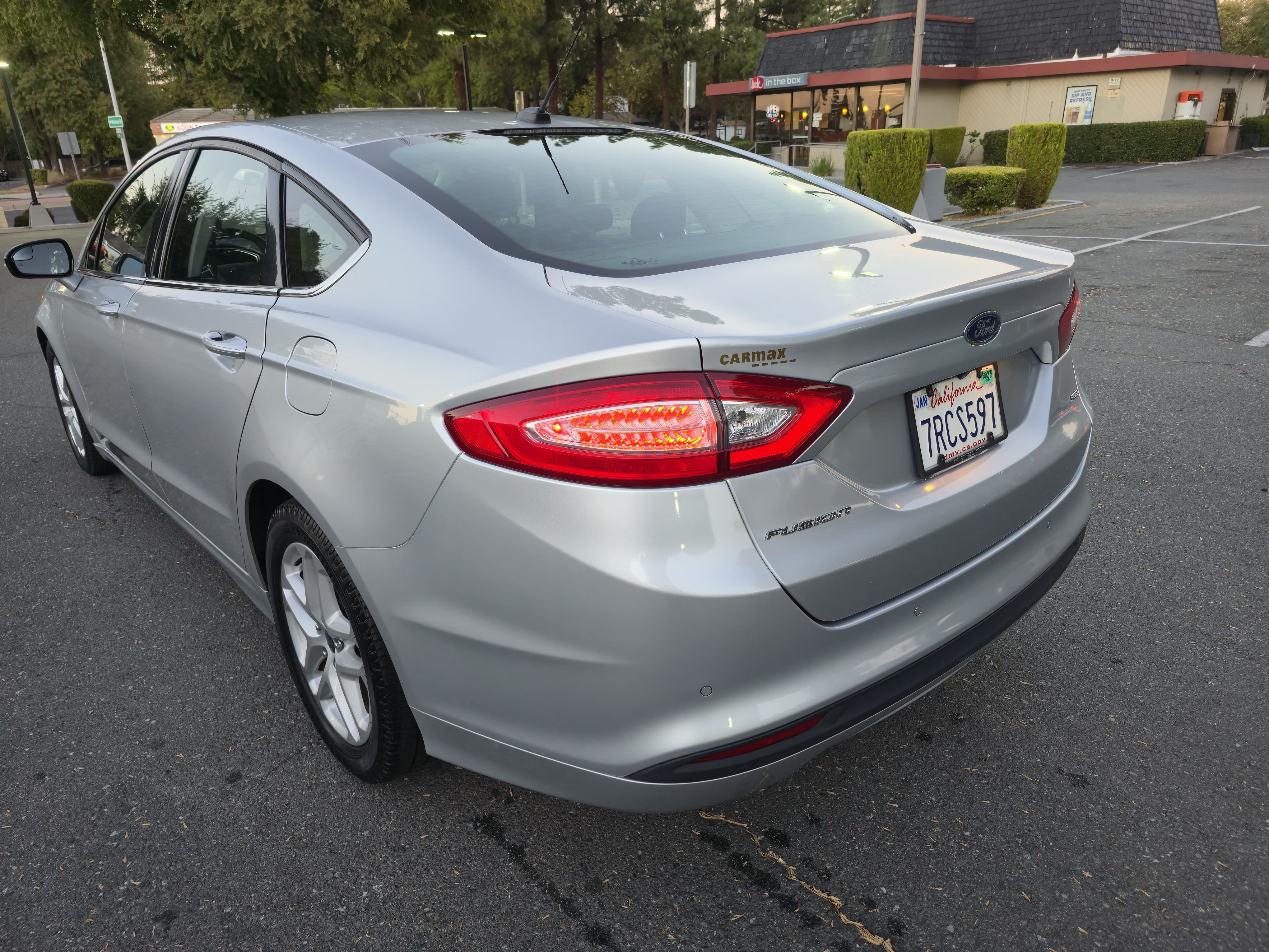 2016 Ford Fusion SE thumbnail 7