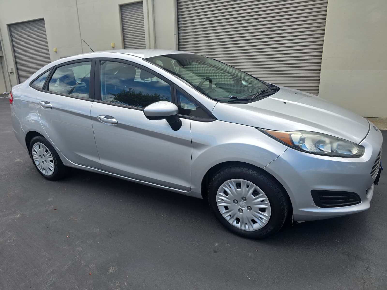 2015 Ford Fiesta S thumbnail 5