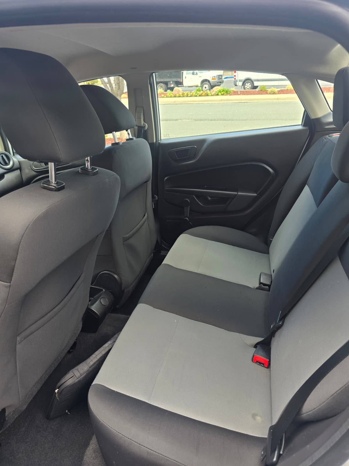 2015 Ford Fiesta S thumbnail 9