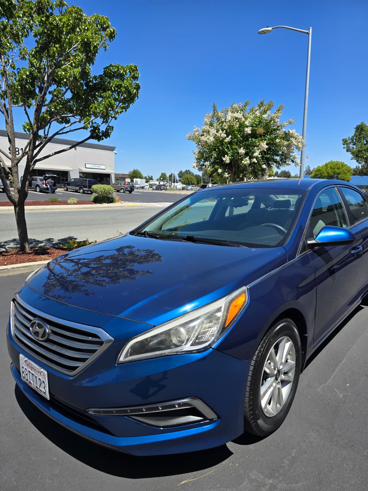 2015 Hyundai Sonata SE thumbnail 2